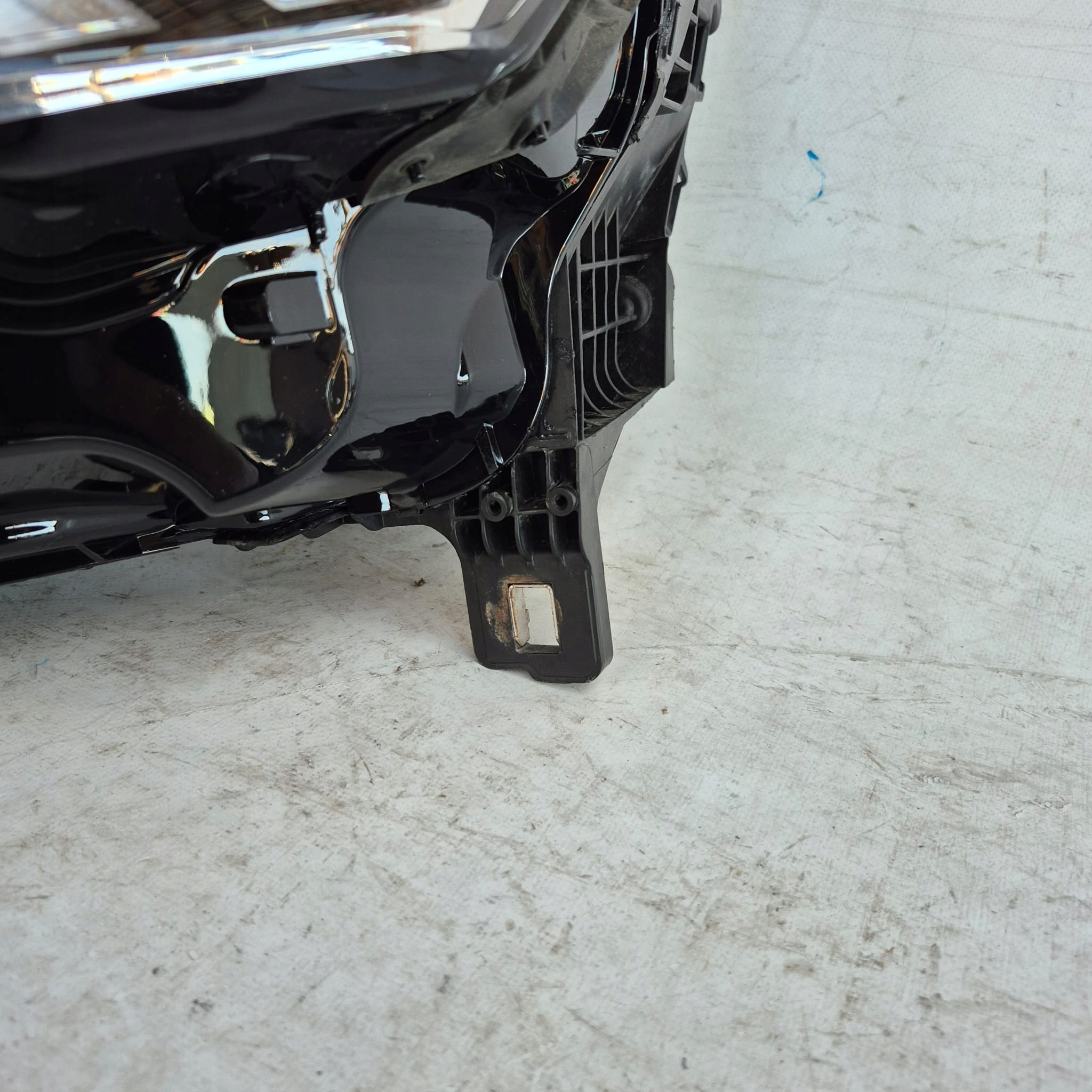 AUDI Q3 II 83A 18- light left front front FULL LED 83A941033