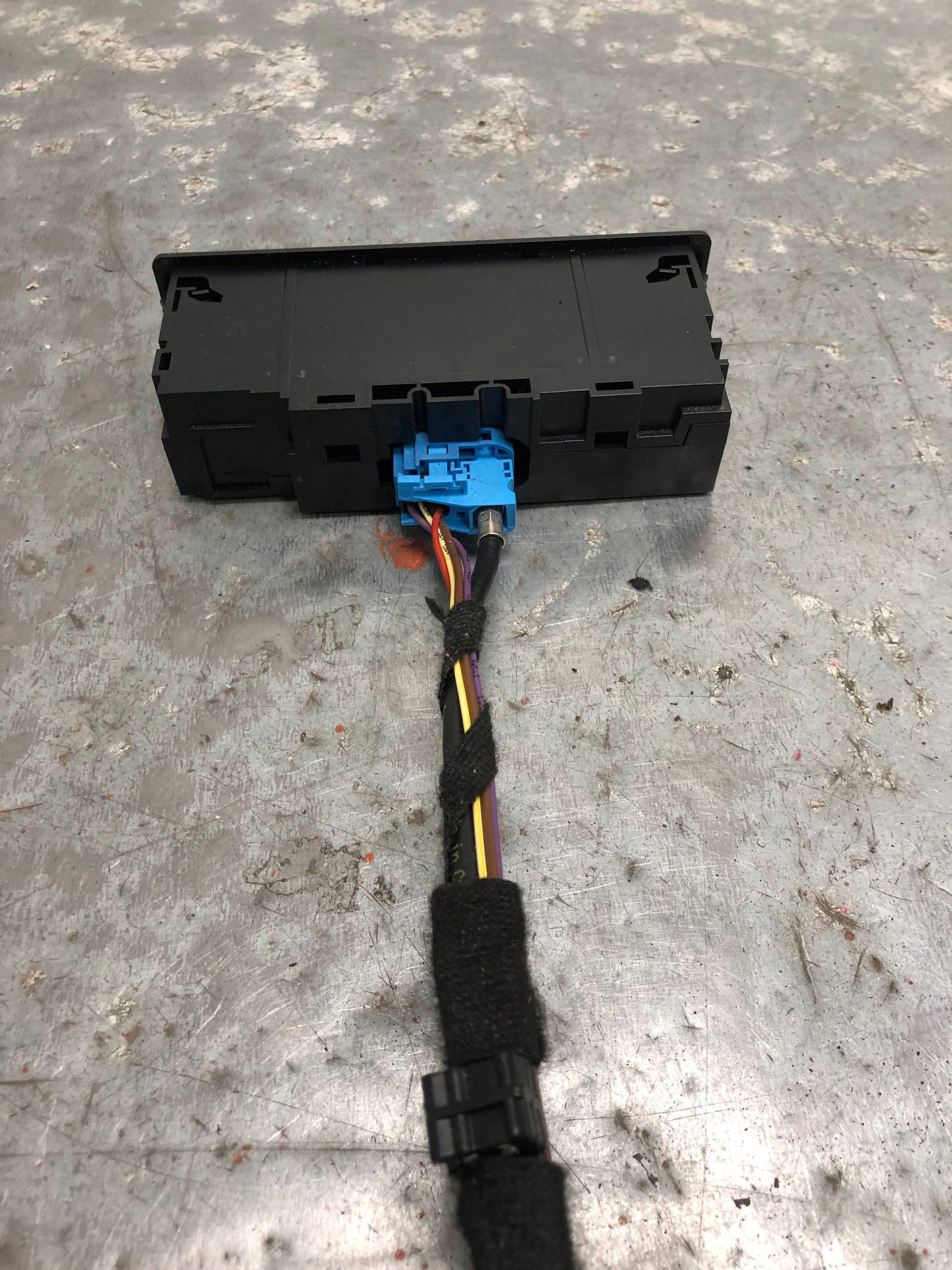 adapter, stecker stecker USB MERCEDES W205 A2058200226