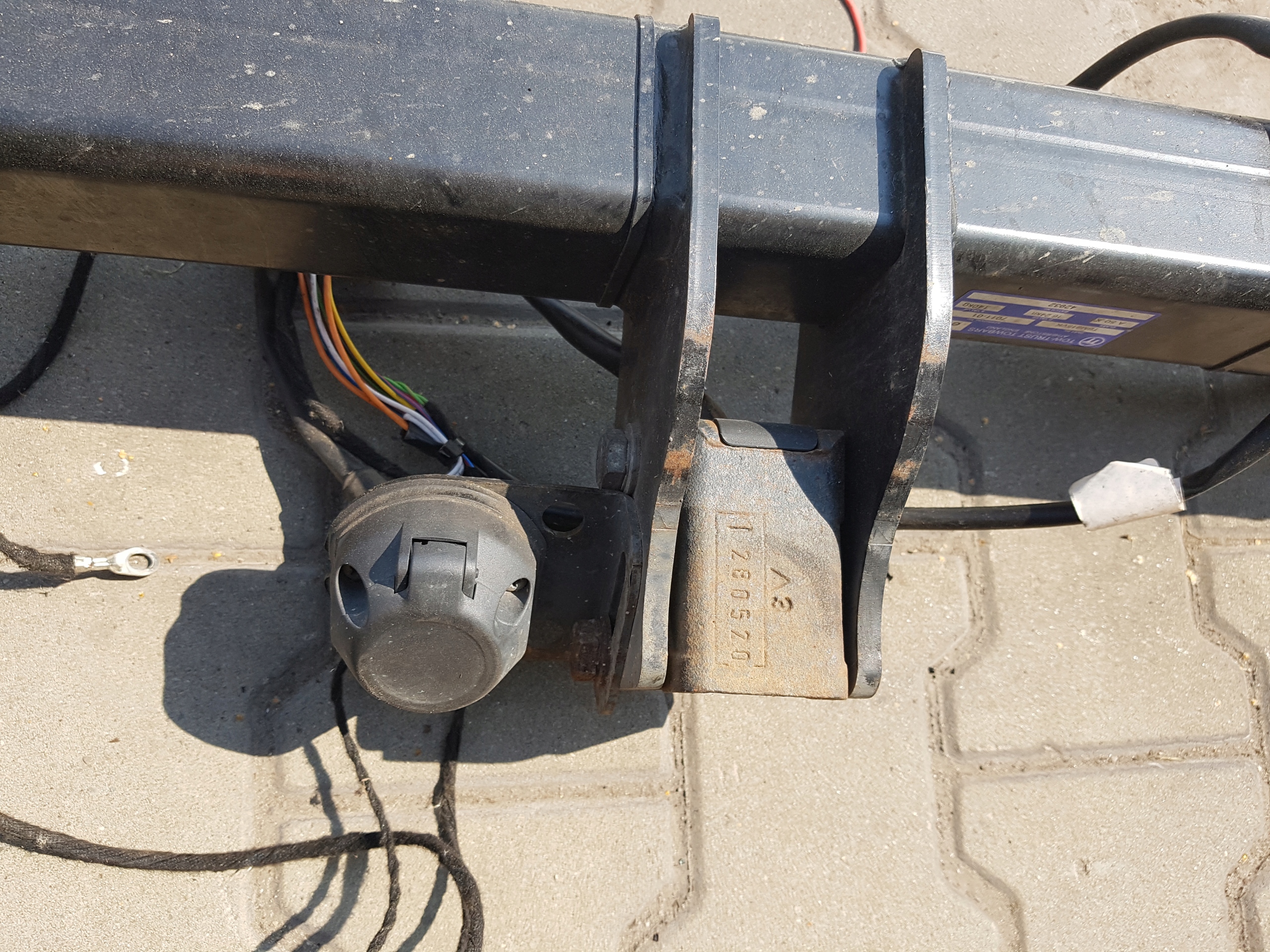 BMW X6 E71 07-14r BELKA HAKA HOLOWNICZEGO TYŁ Producent inny