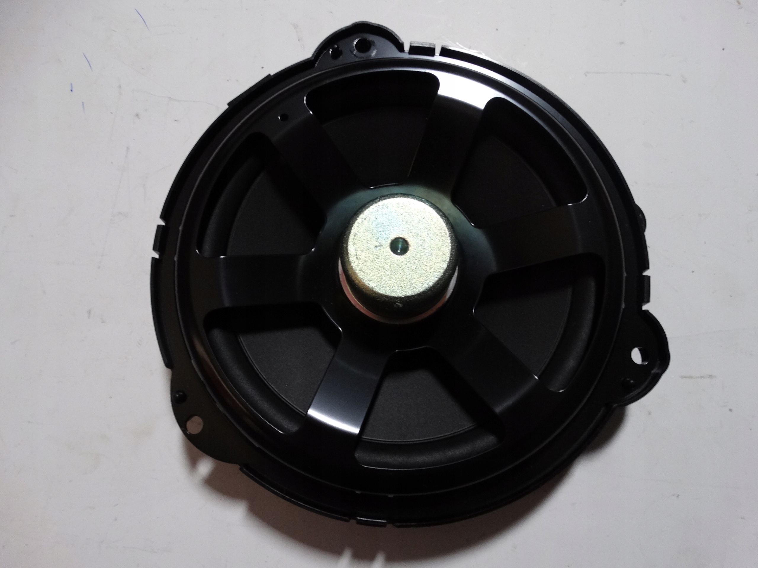 IDEALNY speaker HARMAN KARDON RANGE ROVER 1