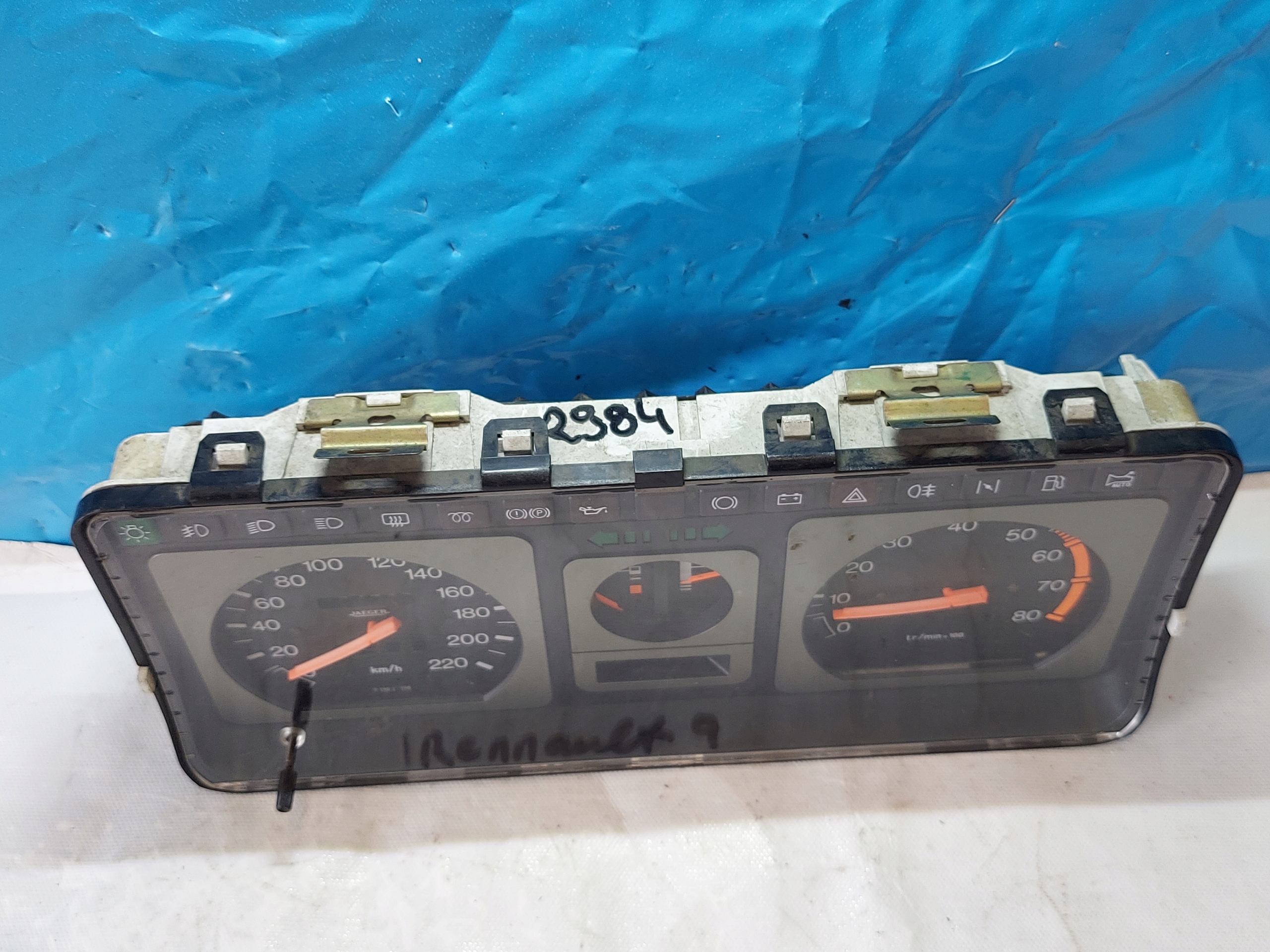 dials clock RENAULT 9 1.6 D 7700690045