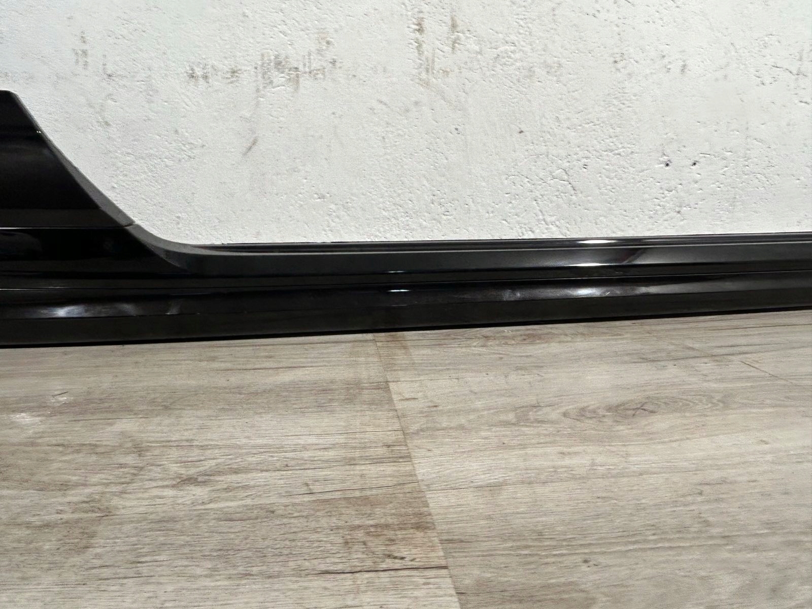 AUDI LISTWA PROGOWA 8WS853856B 8WS853856C PRAWA Numer katalogowy części 8WS853856B 8WS853856C