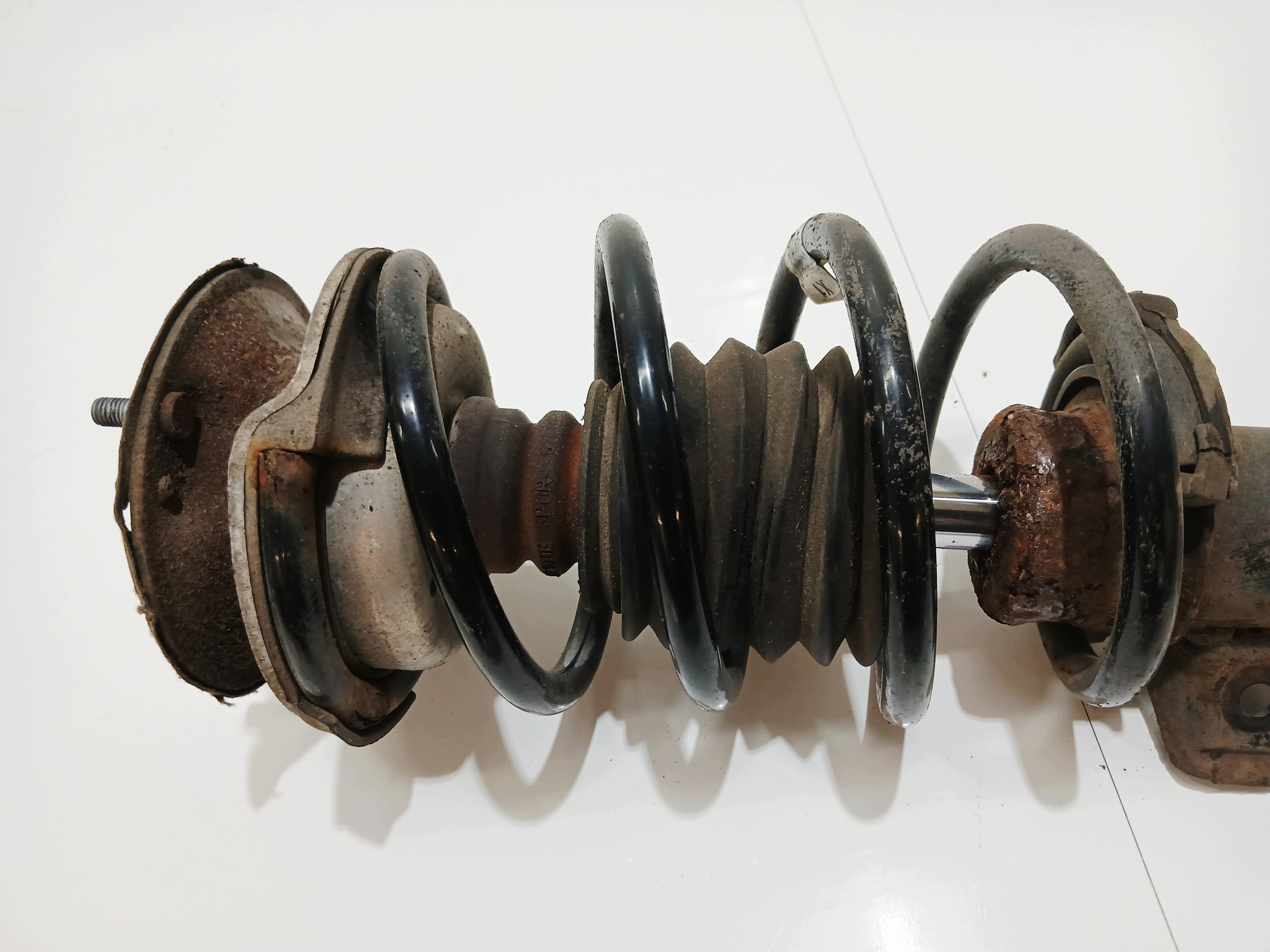 shock absorber left front BMW X1 E84 N47 XD 6851335 (24235652)