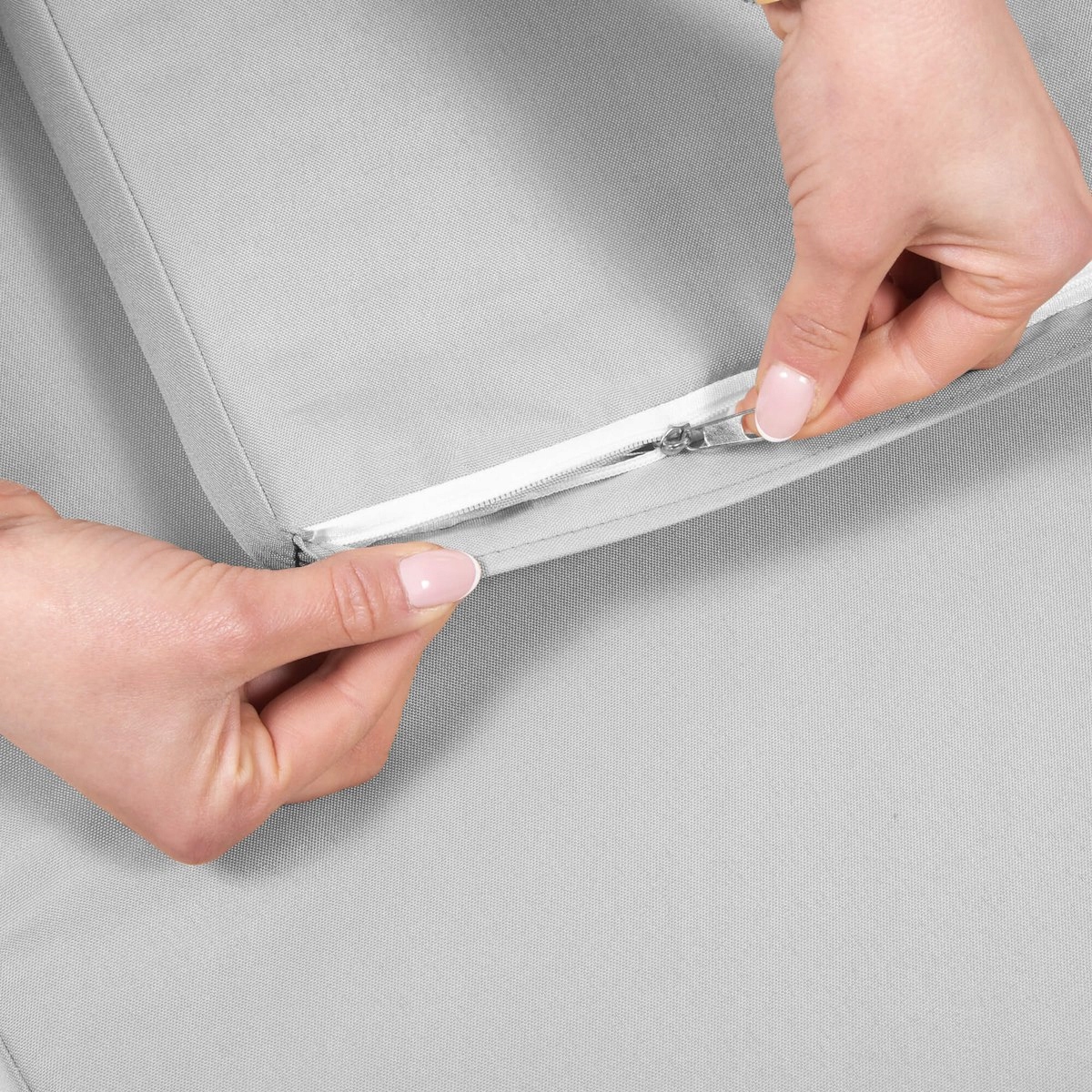 MEBLE OGRODOWE ZESTAW SOFA STOLIK FOTELE RATTANOWE KOMPLET MEBLI NA 5 OSÓB Materiał dominujący technorattan