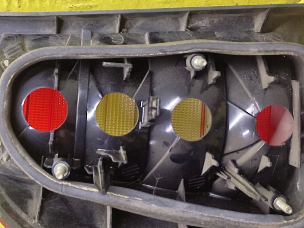 MERCEDES W202 KOMBI light right rear part