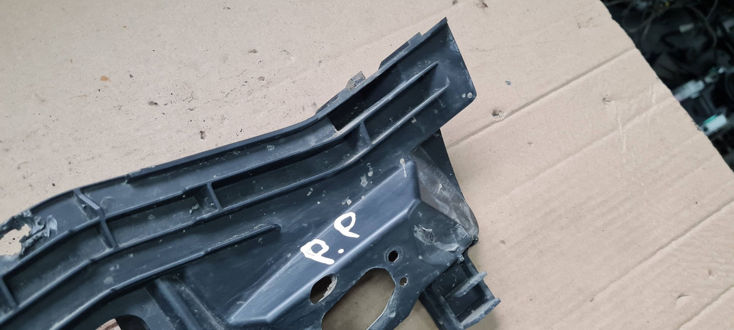 A6 C7 4G LIFT Support Support plaque Pare choc Droite Avant 4G0807096F