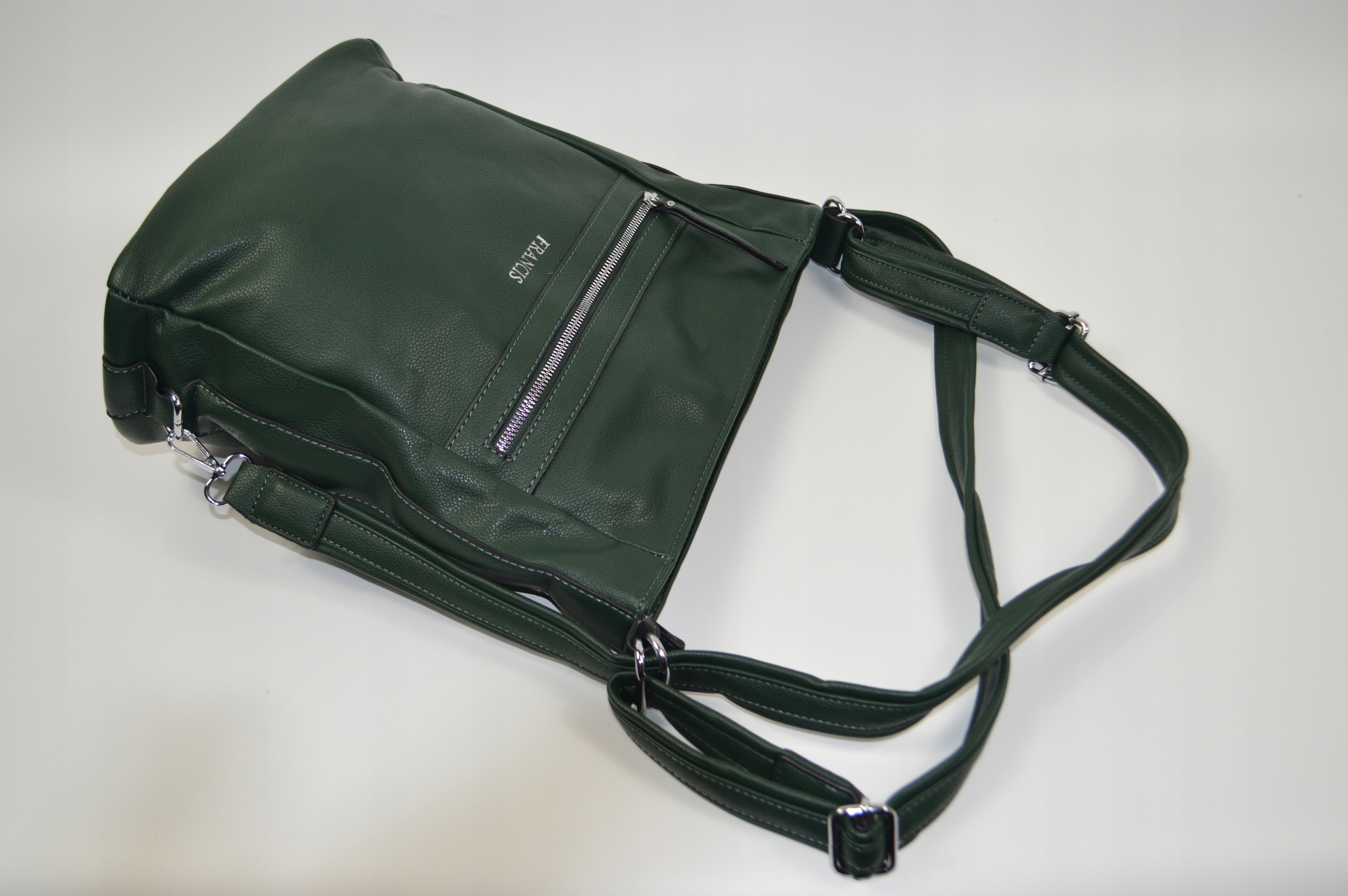 DUŻA POJEMNA TOREBKA DAMSKA LISTONOSZKA WOREK TORBO-PLECAK Materiał dominujący skóra ekologiczna