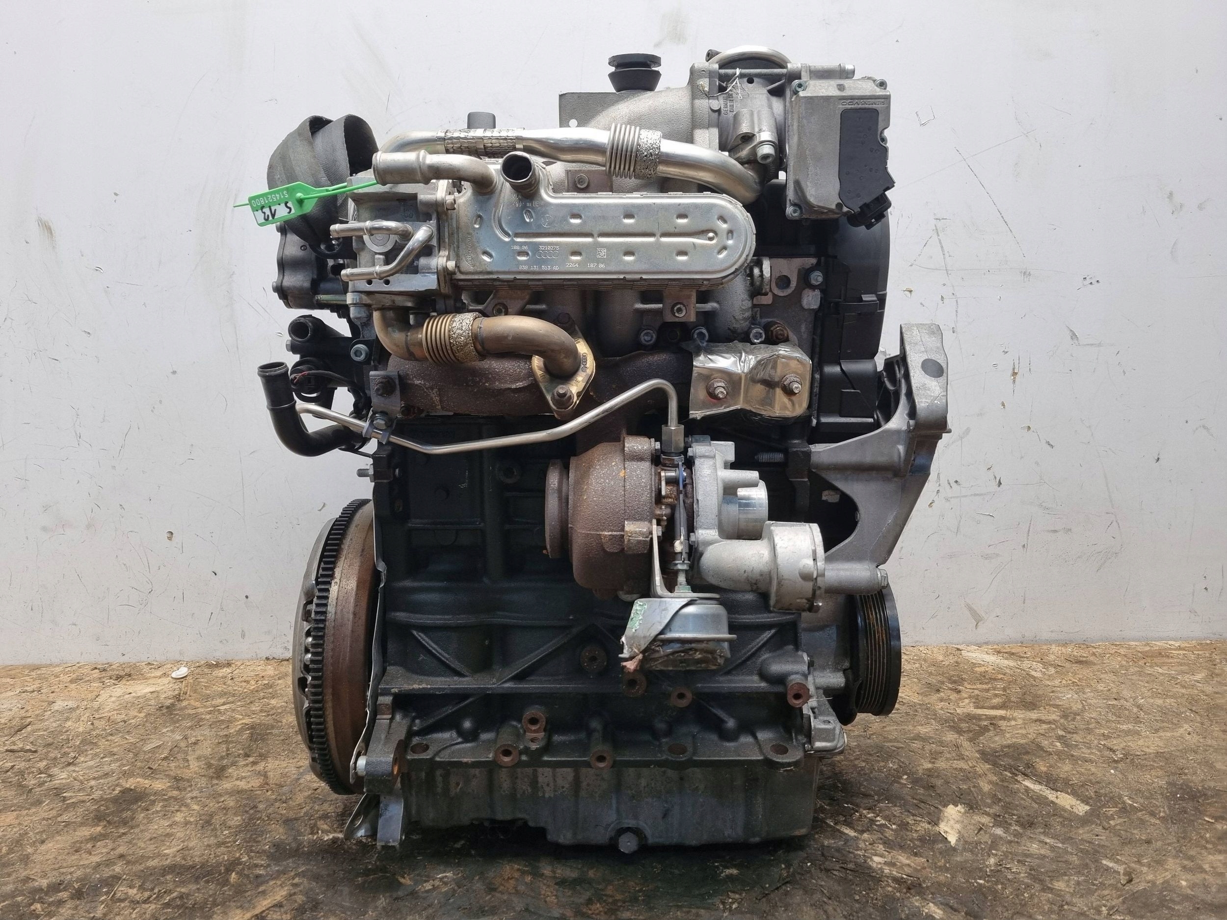 engine BXE SEAT LEON II GOLF V OCTAVIA II TOURAN and A3 8P 1.9TDI unprotected pillar