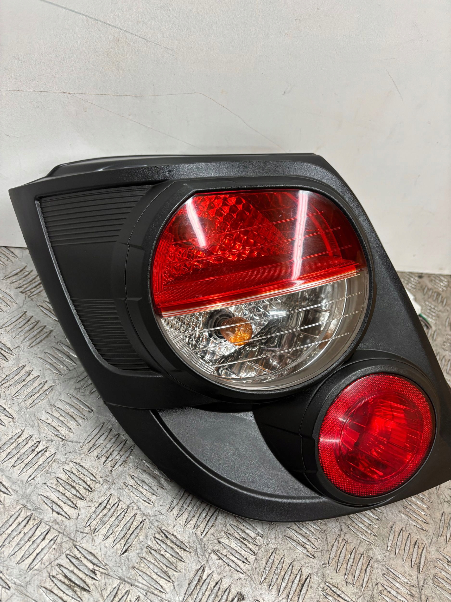 light rear part rear left CHEVROLET AVEO T300 11