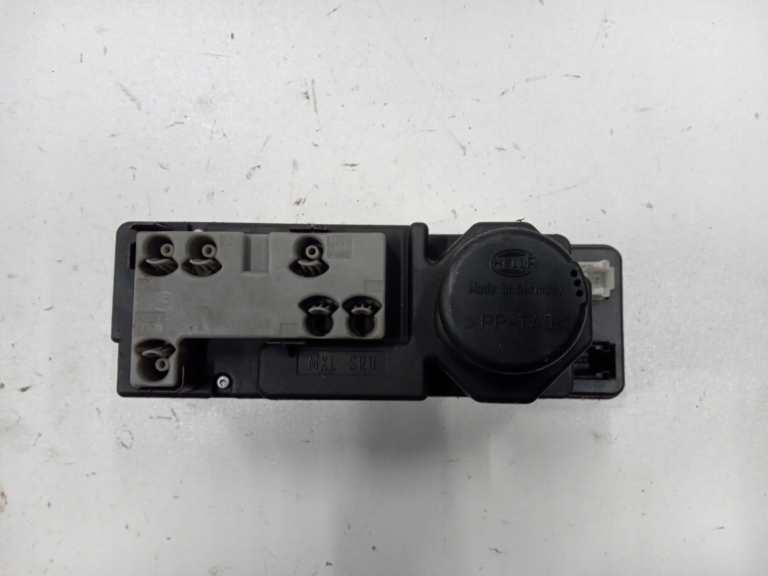 POMPKA ZAMKA CENTRALNEGO MERCEDES E KLASA W210 Producent części Mercedes-Benz OE