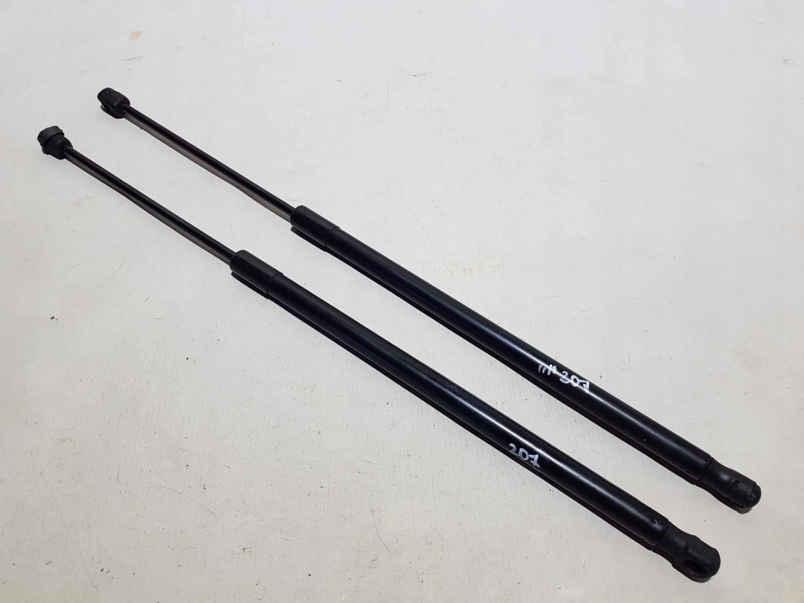 MERCEDES W207 SILOWNIKI bonnets KOMPLET 2079800564