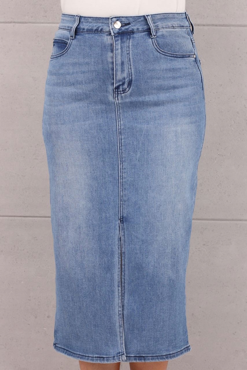 SPÓDNICA JEANSOWA Z ROZCIĘCIEM DUŻE ROZMIARY ZA KOLANO OŁÓWKOWA ELEGANCKA Kolor niebieski