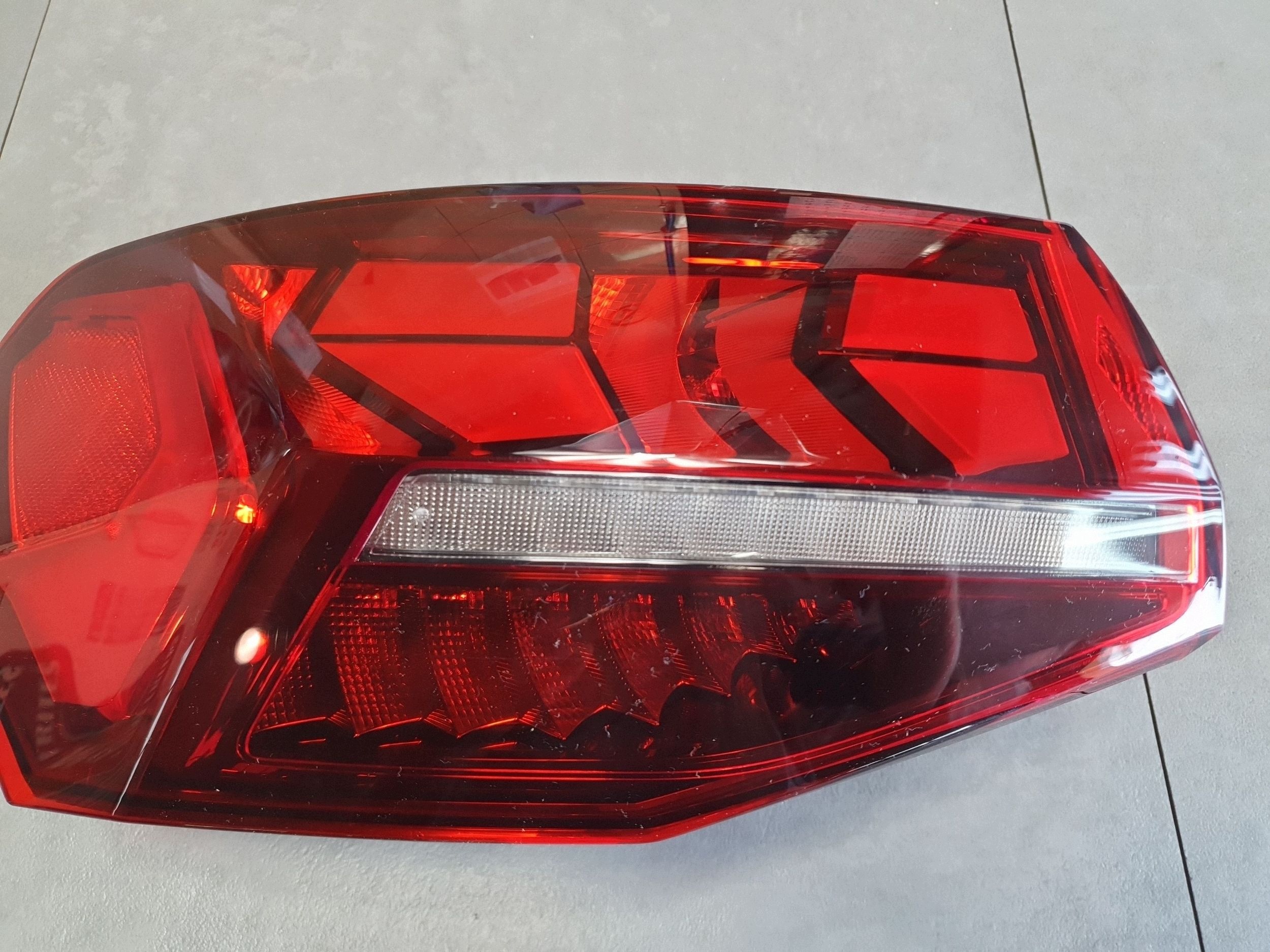Audi A3 8Y lift light left rear part rear 8Y0945207C