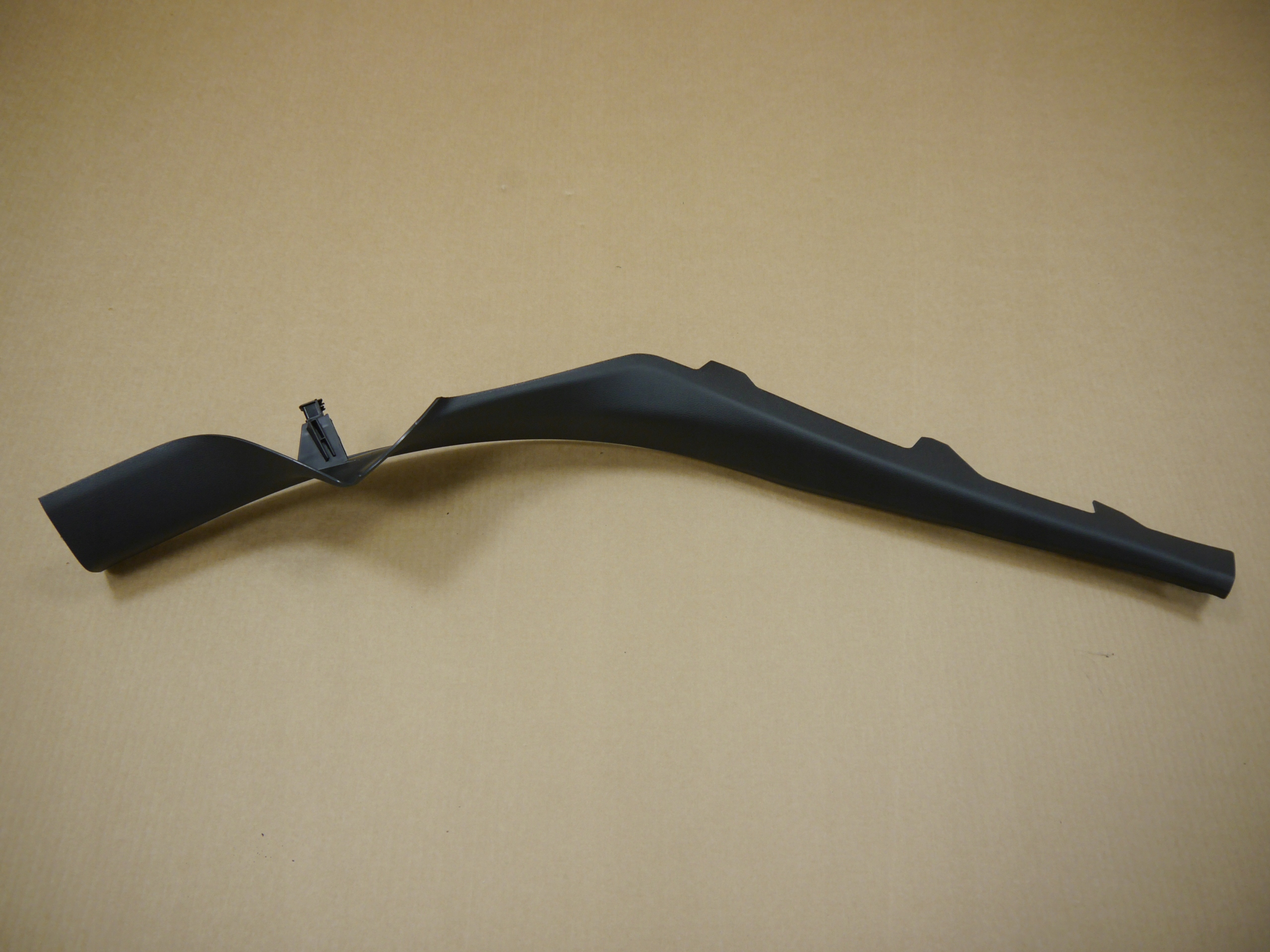 AUDI A4 b9 кришка стійки 8W0867767A