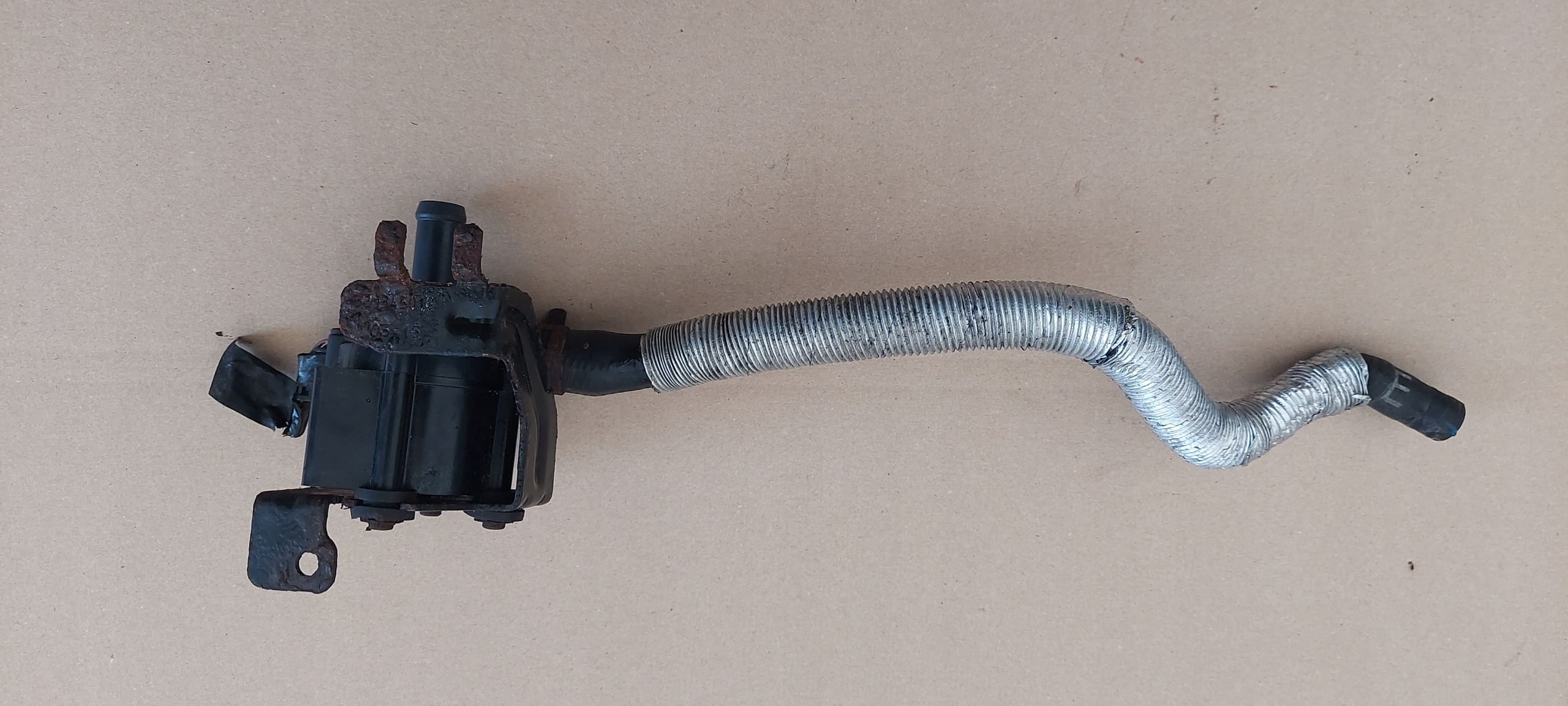 pumpa OBIEGOWA vode FORD FIESTA MK7 B-MAX C1B1-8C419-AA