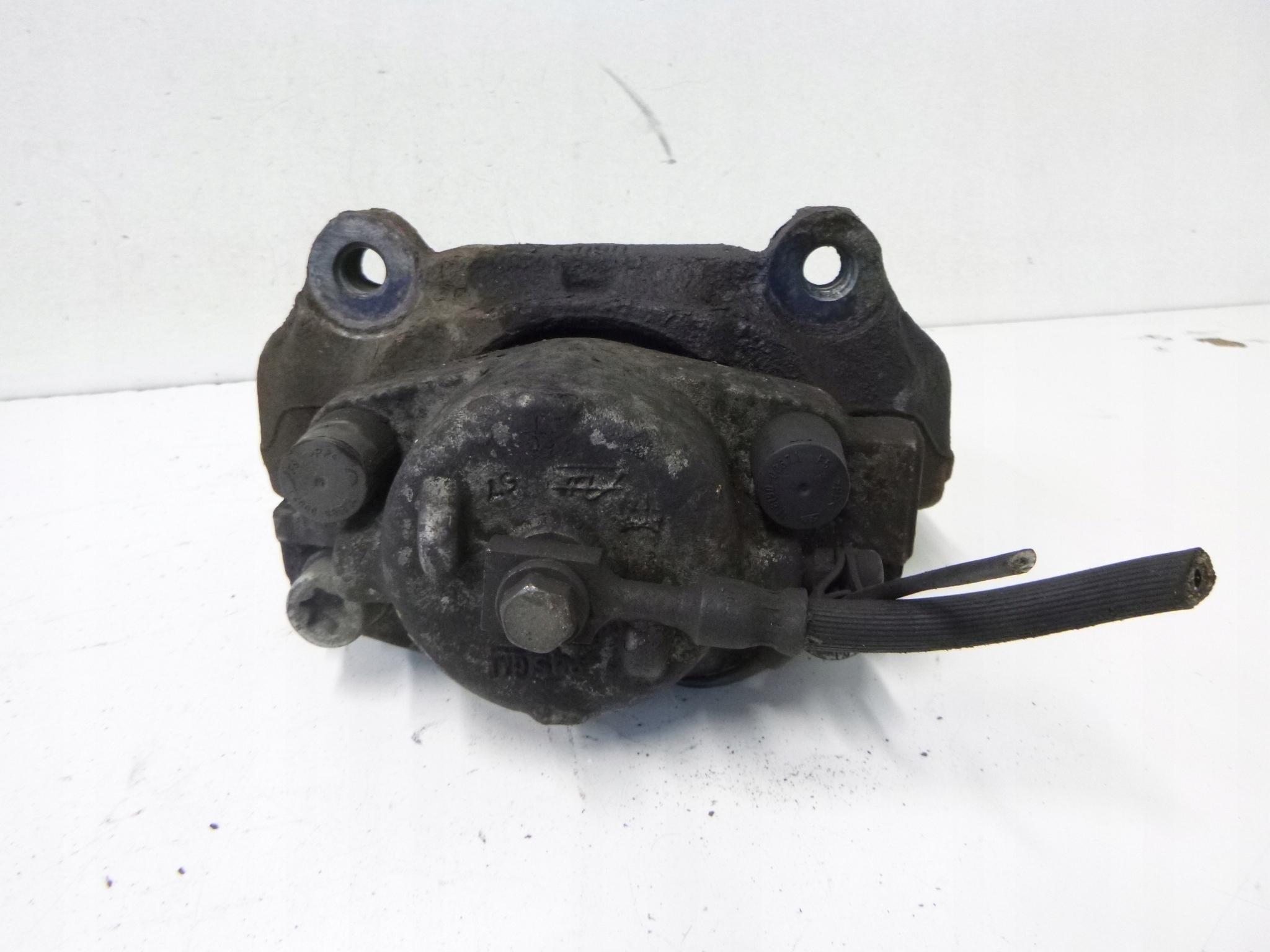 caliper brake front Opel Signum 1.8 2003