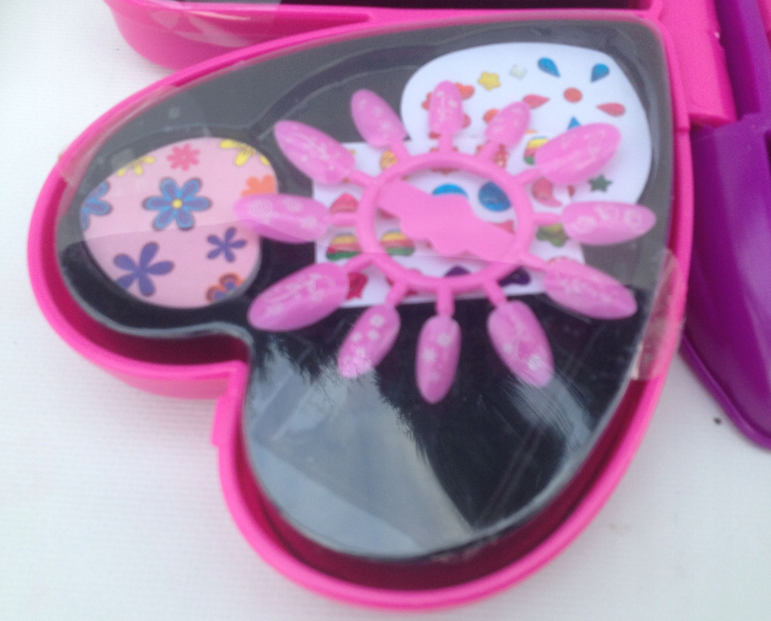 STUDIO SALON STYLIZACJI PAZNOKCI LAKIERY Materiał inny