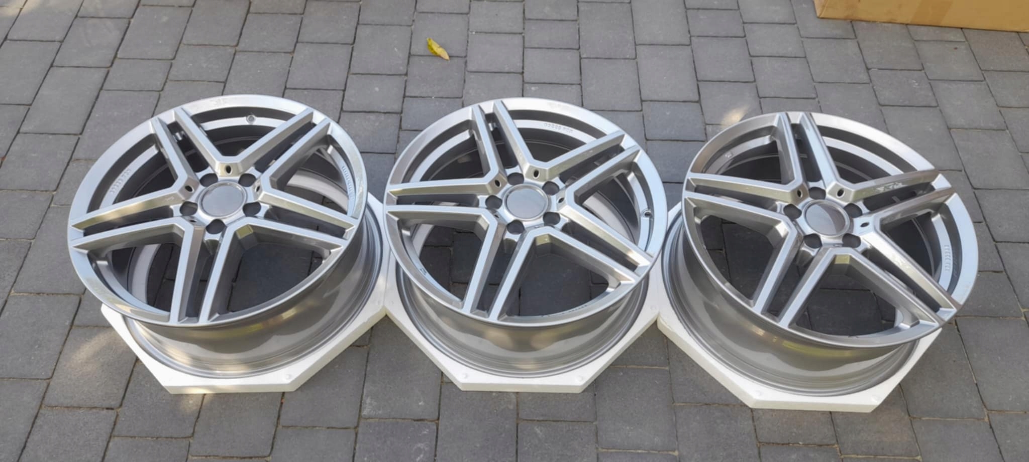 disk hliníkový UNIWHEELS 7.5" x 18" 5x112 ET 49 KBA52248
