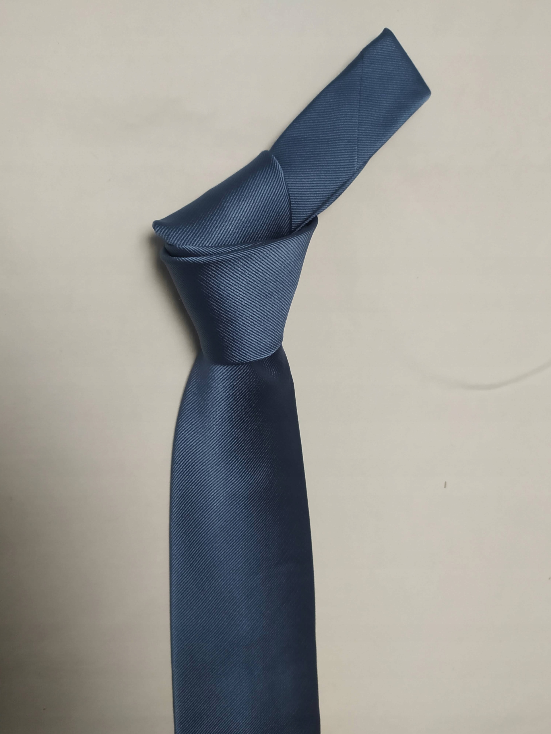 WYPRZEDAŻ ELEGANCKI KRAWAT DOBRA JAKOŚĆ