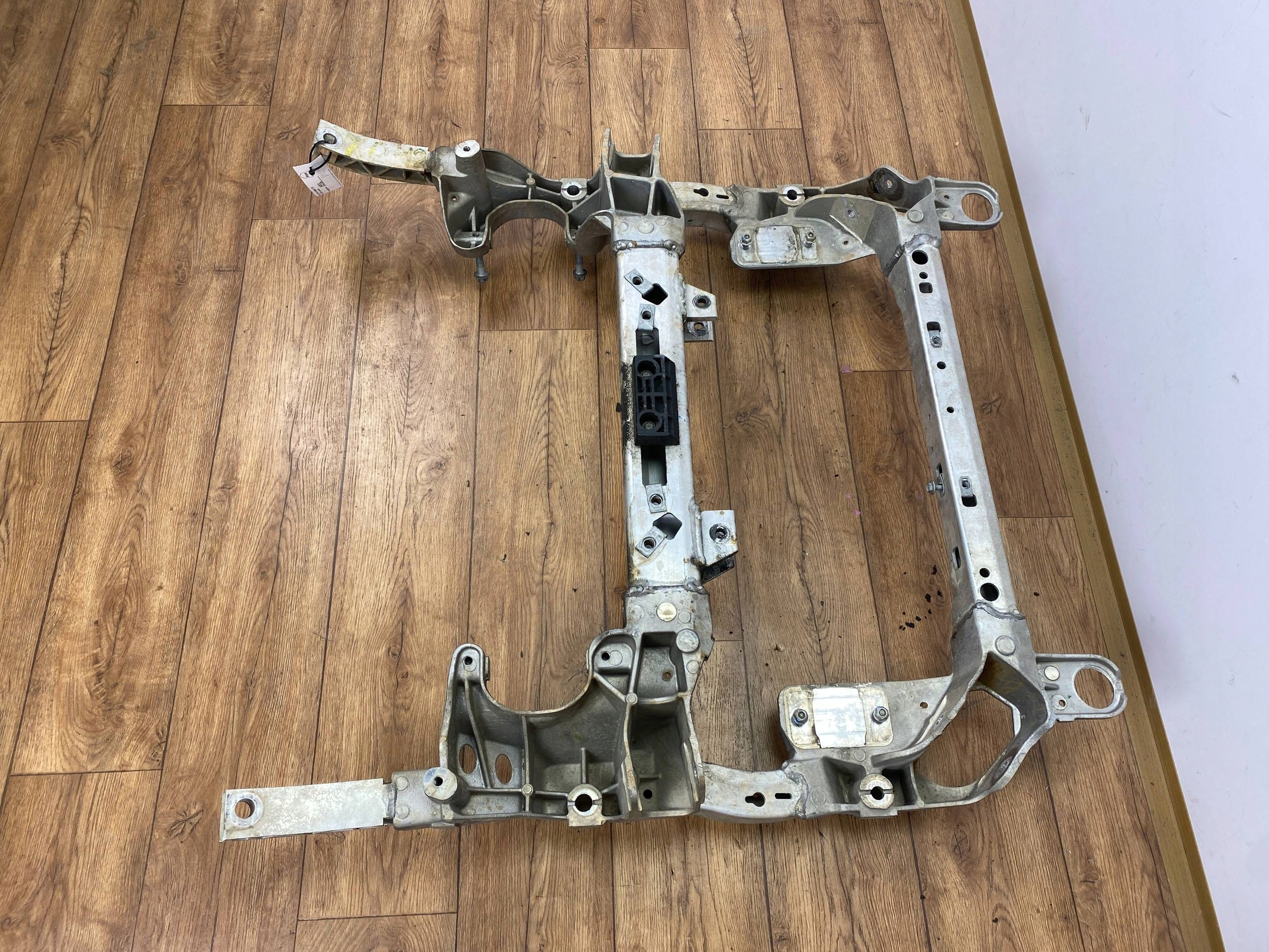 sider front subframe lawa trawers axle beam Cadillac CTS III 2016