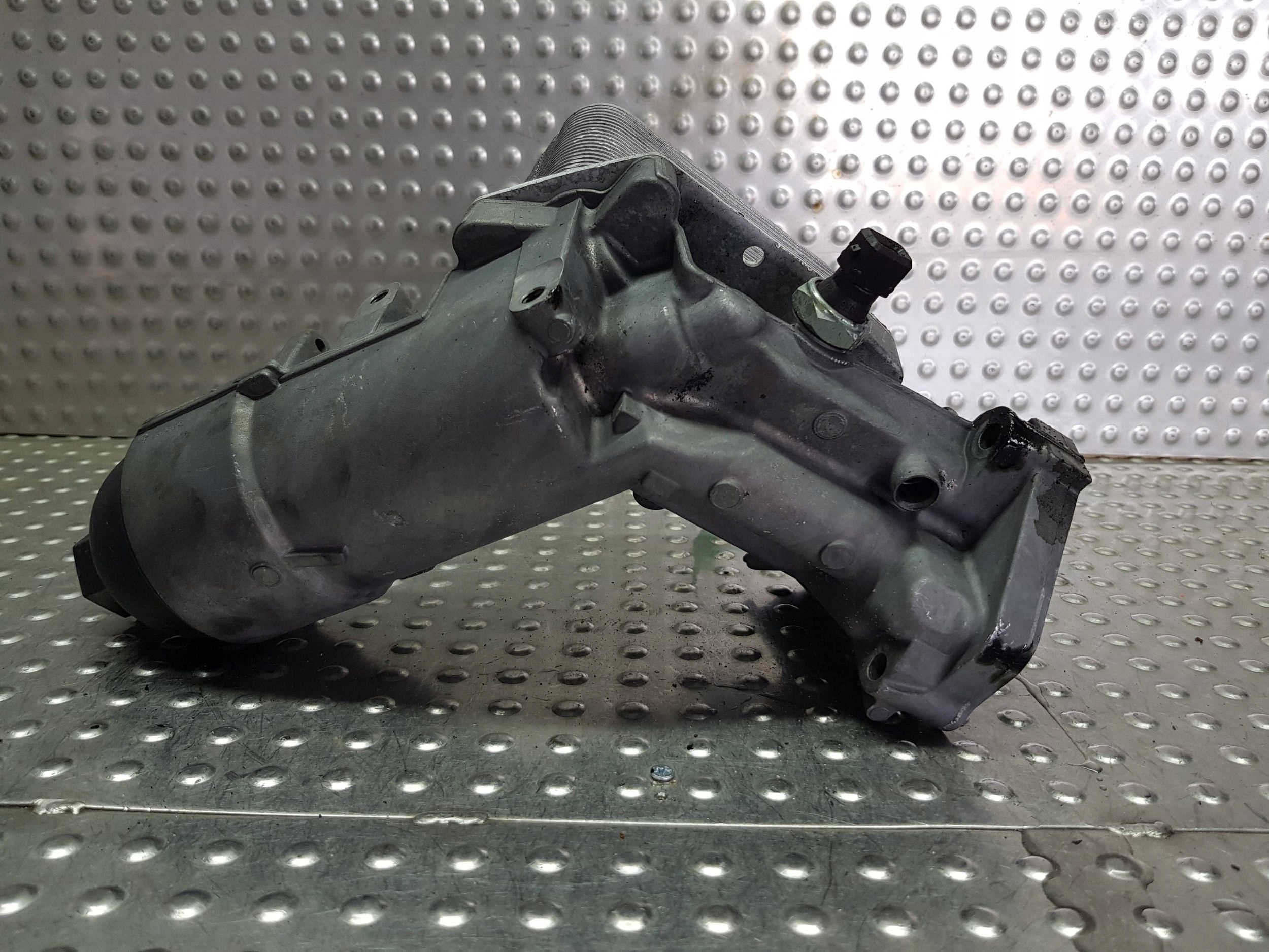 cover of a filter, oil 7788453 BMW E91 E90 E60 E61 X5 E70 E53 E65 3.0 D M57