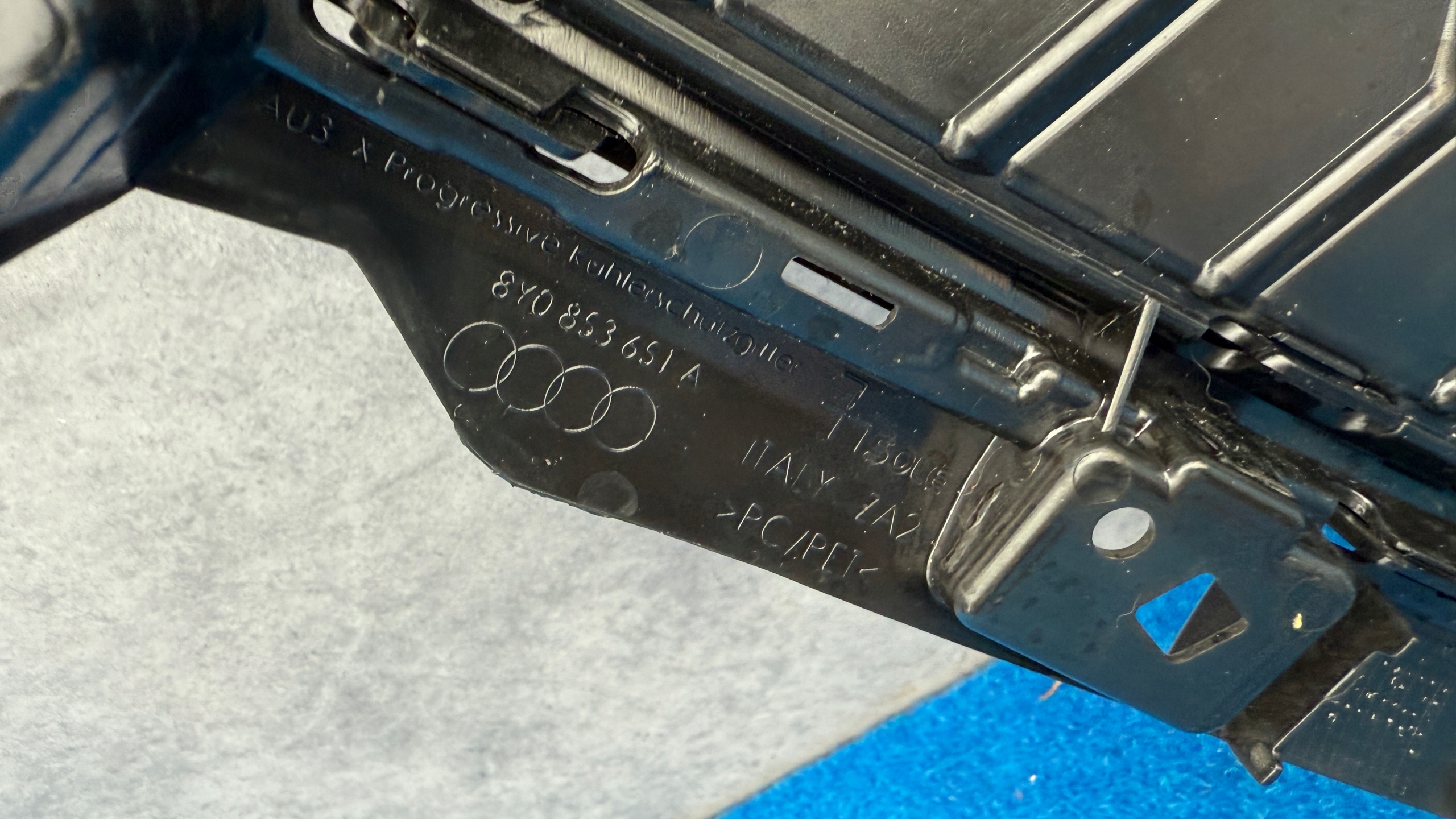 AUDI A3 8Y 2020+ front PREKLADgrill black frame 8Y0853651A ATR/IP/7E