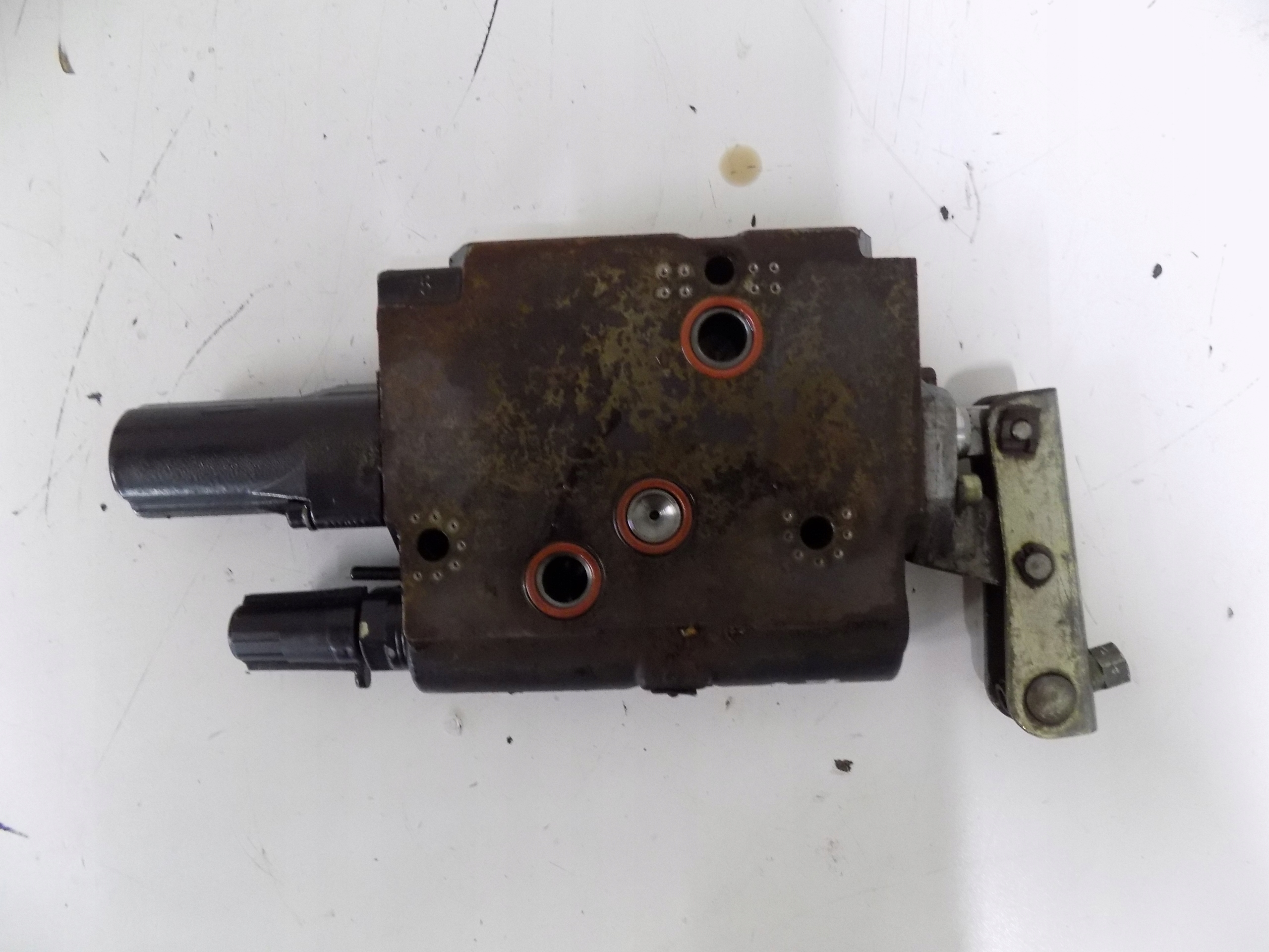 87546169 - NEW HOLLAND CASE FIAT РАЗДЕЛ КЛАПАН УПРАВЛЕНИЯ