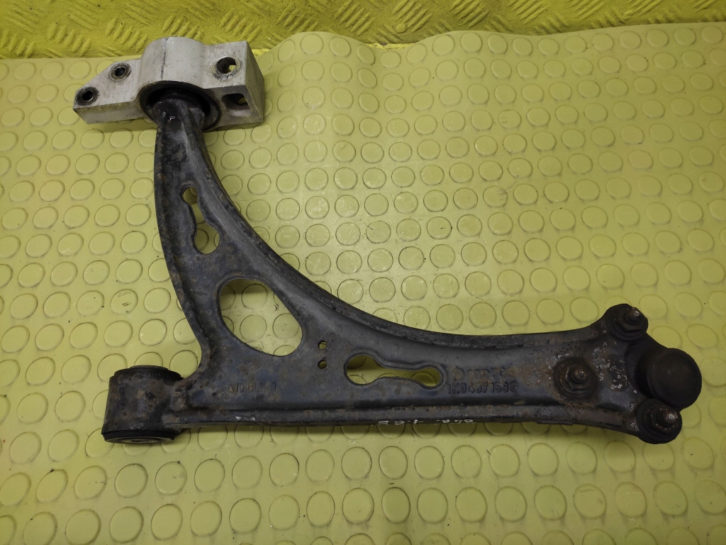 VW TOURAN 1.6 arm right front