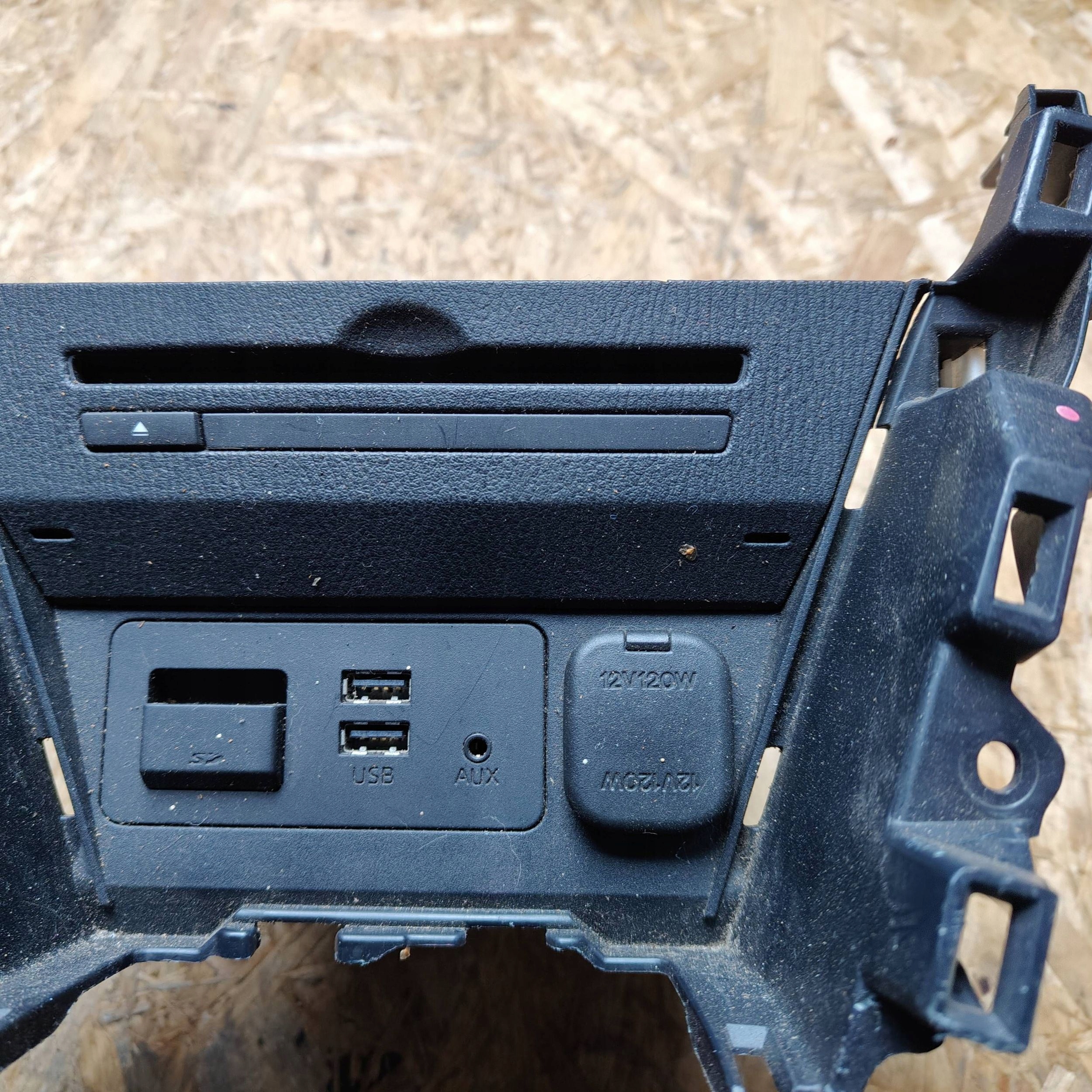 Stacja multimedialna Mazda 2 Da6c669g0