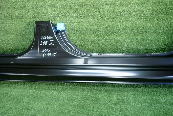 PEUGEOT 208 II 19- threshold right