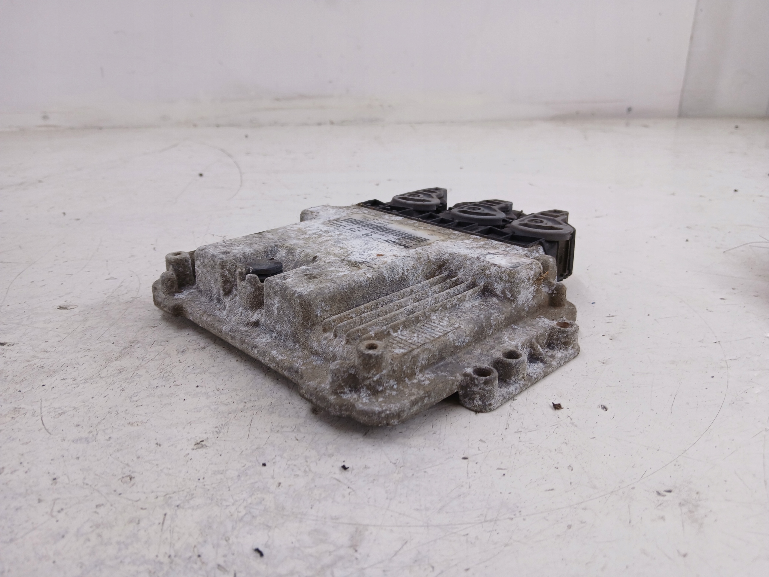 RENAULT ESPACE IV 2.2 DCI control unit of the engine 8200311550