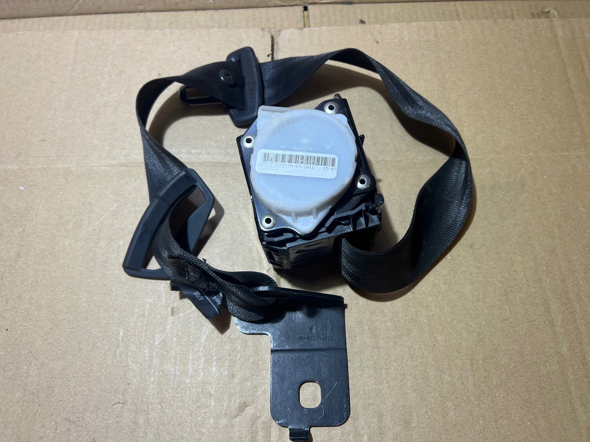 AUDI A8 D4 Gurten Sicherheits mitte heck hinten 4H0857807J