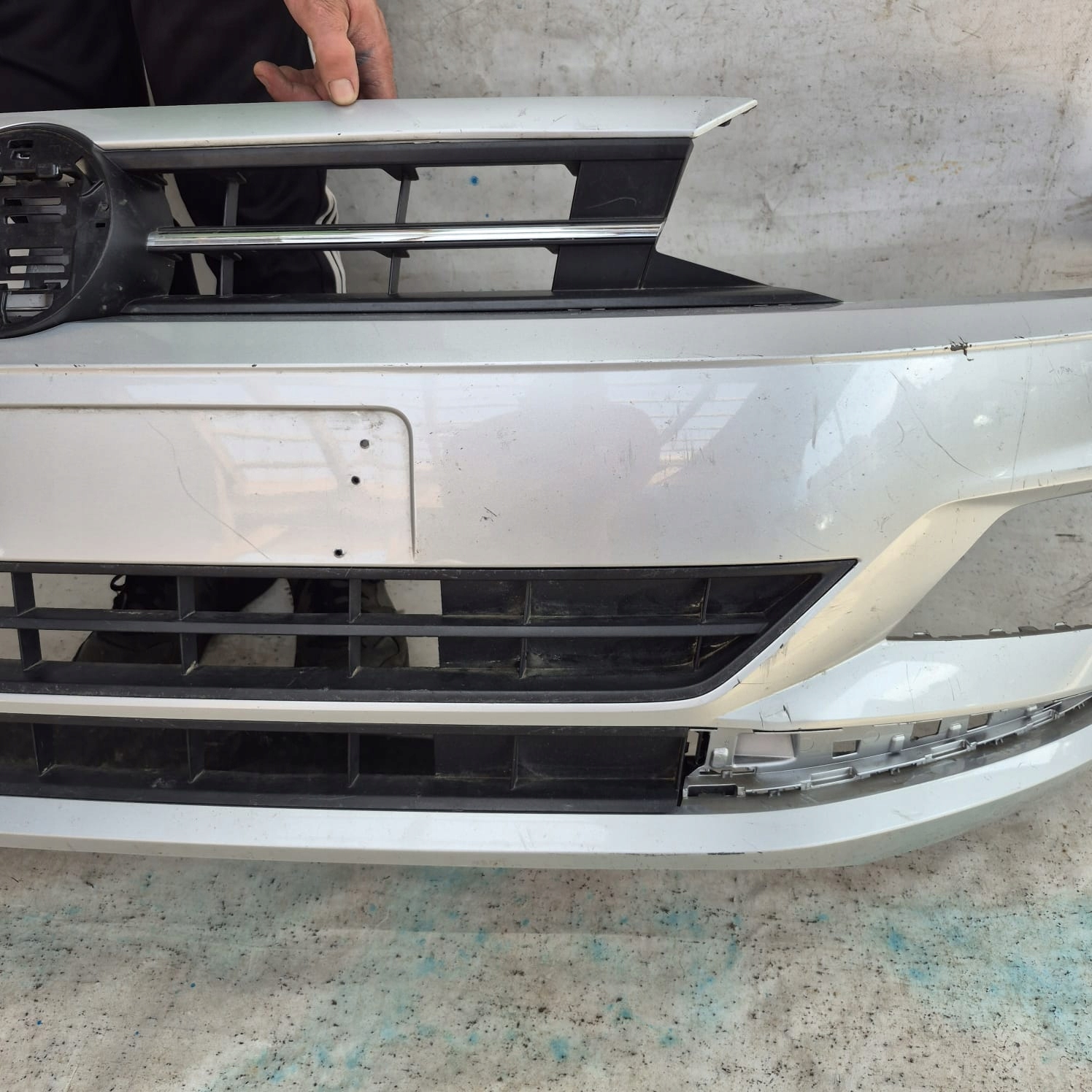 VW POLO VI 2G0 17- bumper front front grill without DZIUR 2G0807221