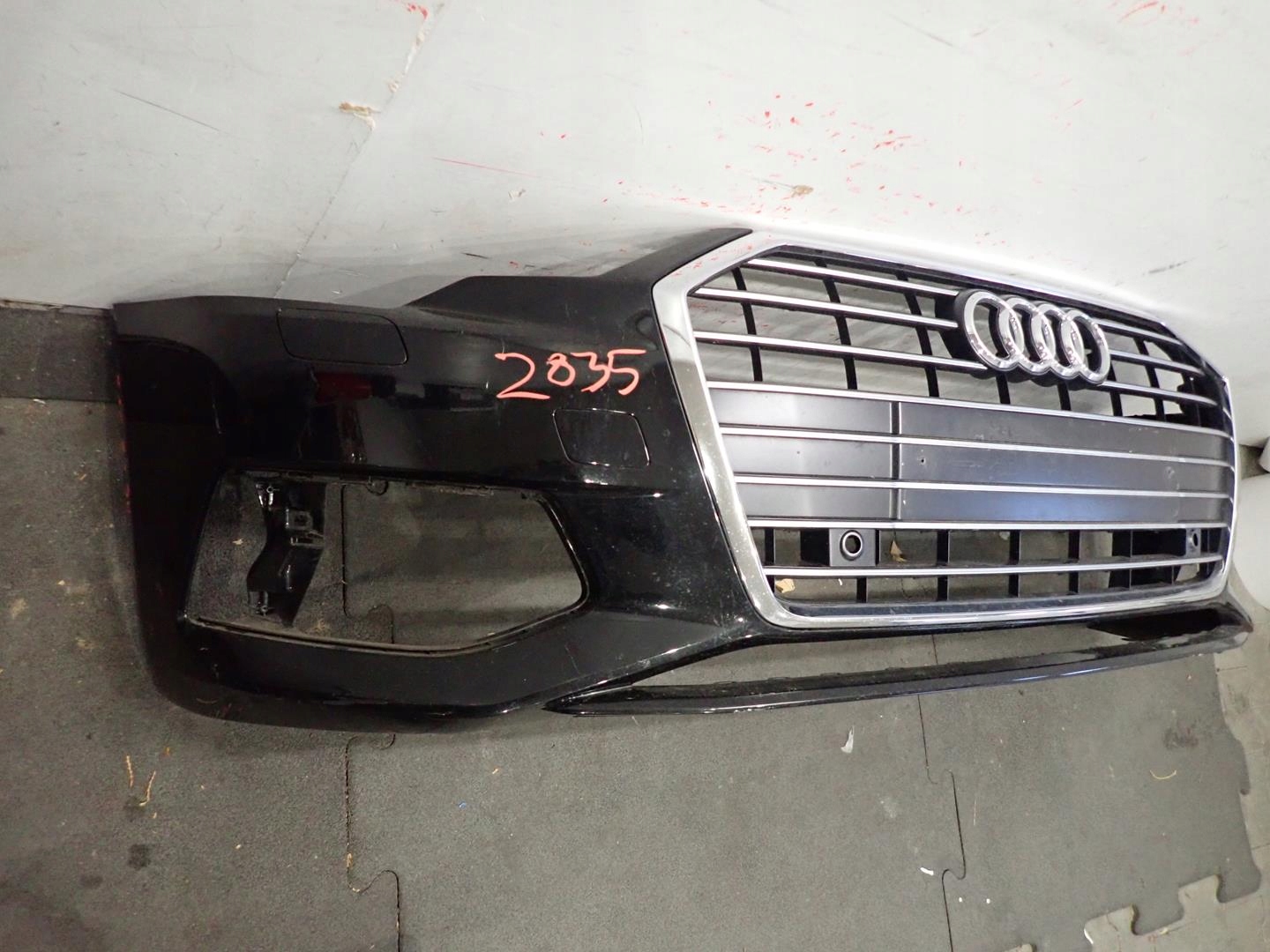 nárazník předek přední AUDI A6 C8 2018- 4K0807437