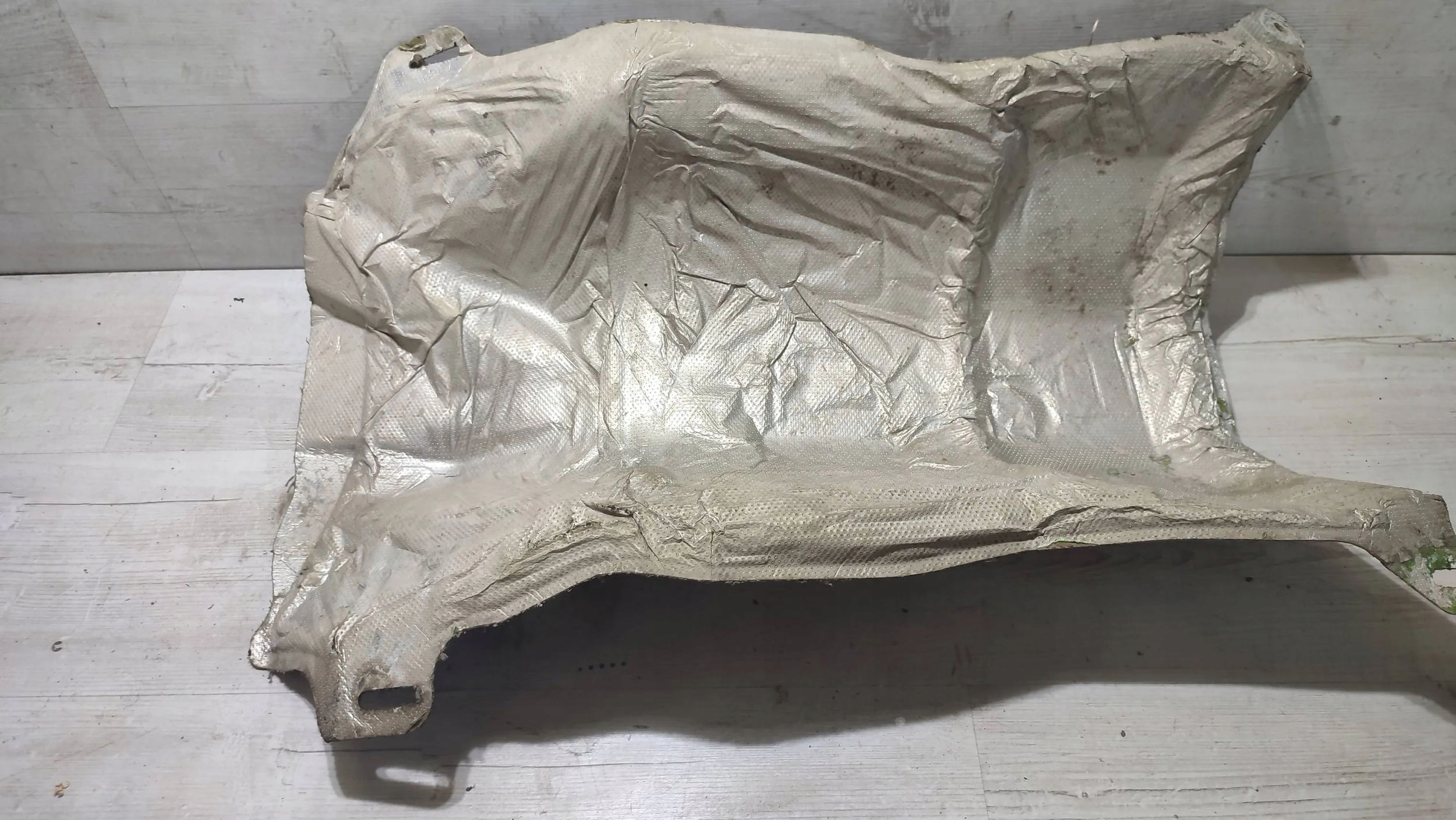 Ford Mondeo MK5 16r 2.0TDCi Blende Abdeckung termiczna