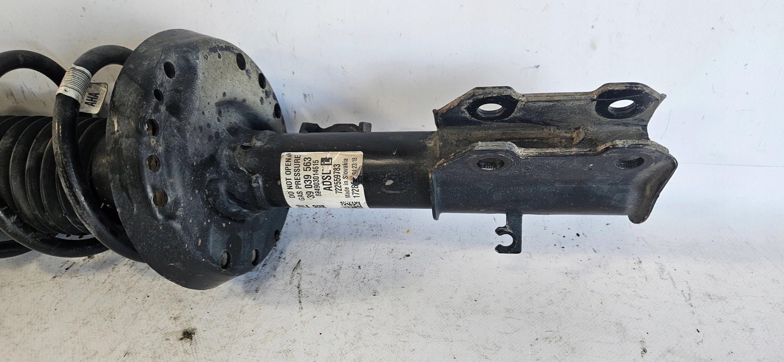 shock absorber left front OPEL ASTRA V K 39039563