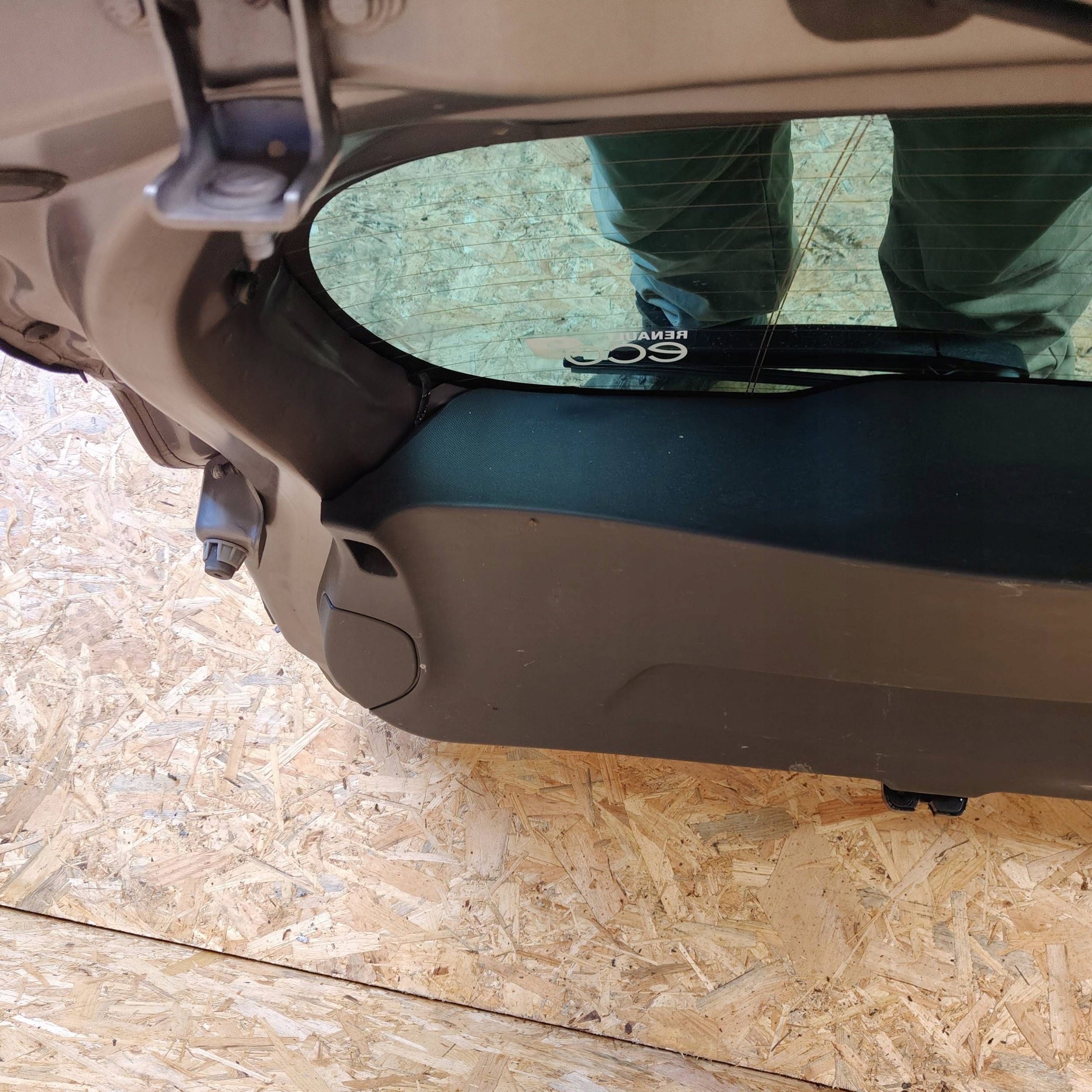 trunk door boot rear part Renault Clio IV HB demontaz