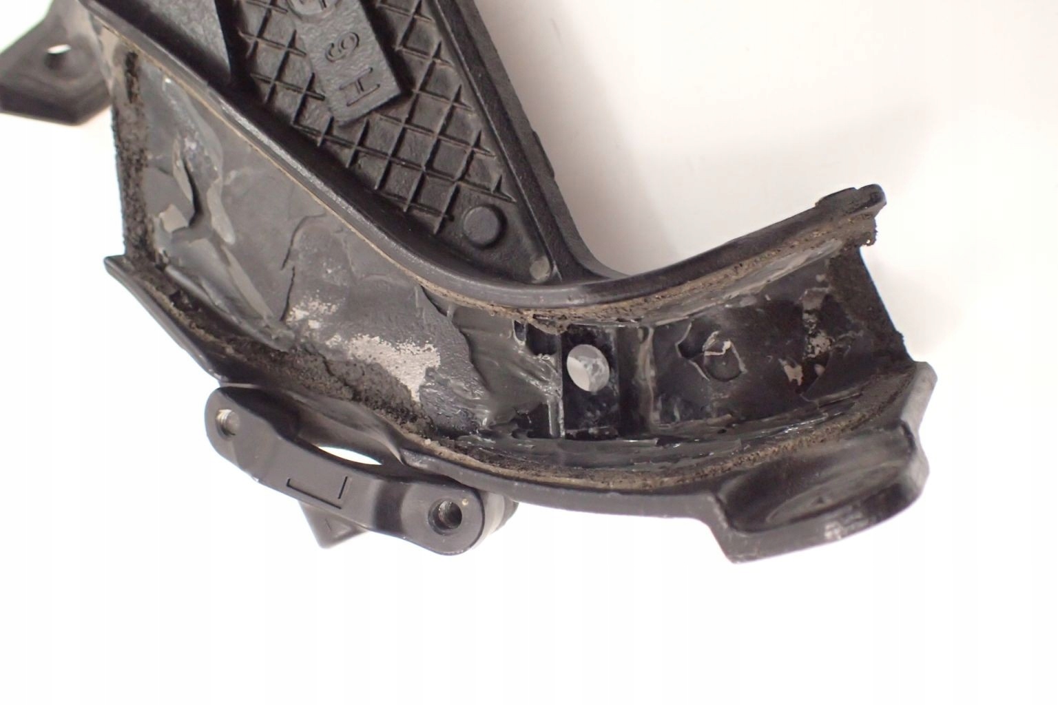 Suzuki GSX-R 1000 K5 K6 Stelaż uchwyt mocowanie wspornik silnika Waga produktu z opakowaniem jednostkowym 2 kg