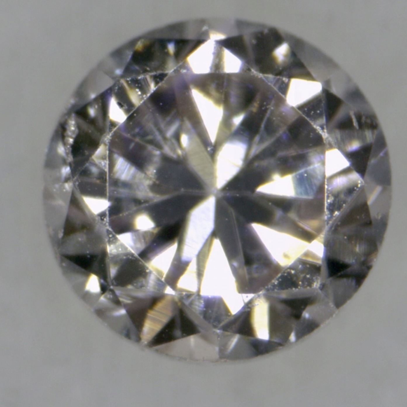 Přírodní diamant 0.02 ct růžový SI1 Brilant certifikát Wbd