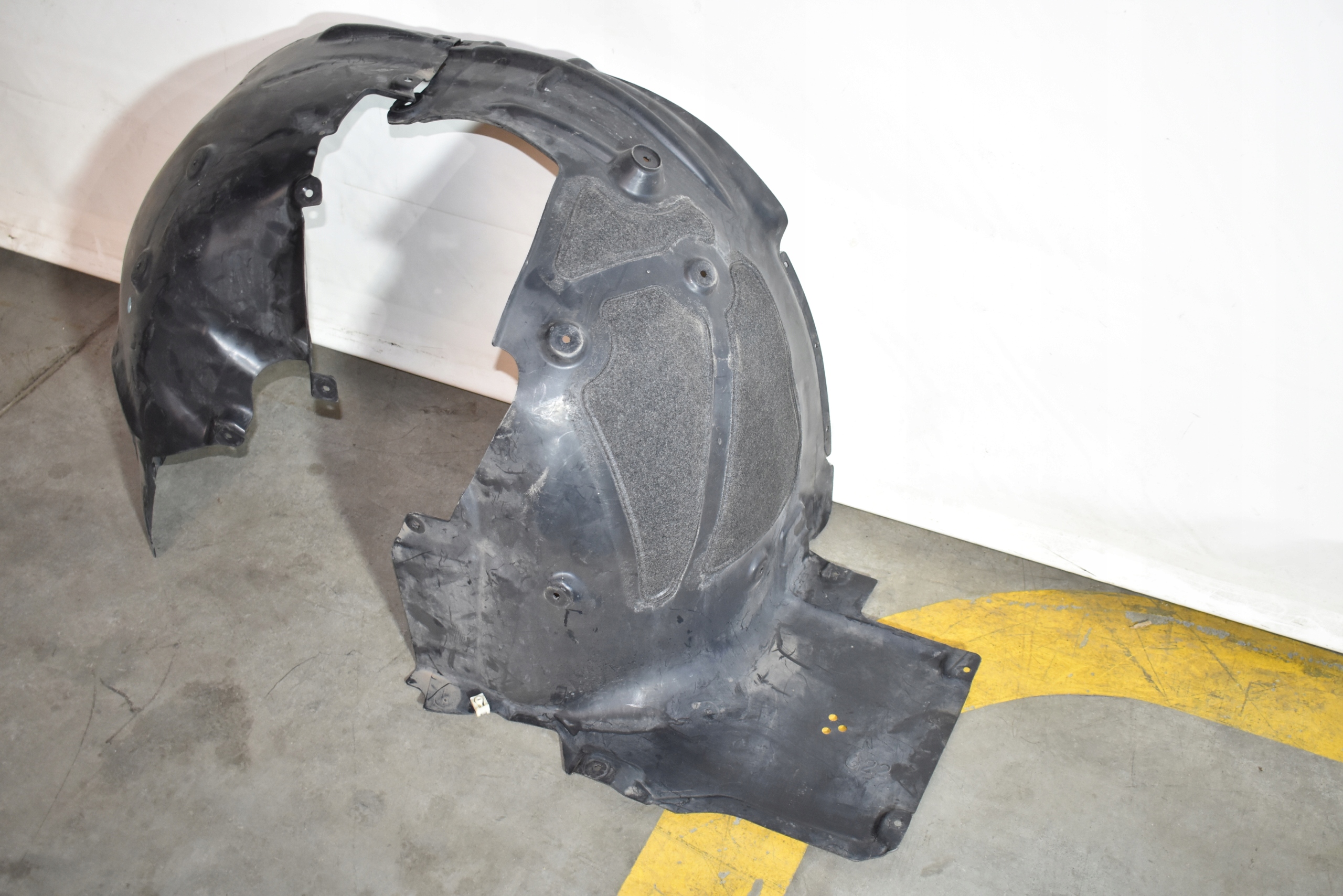 mudguard front front right BMW G22 1