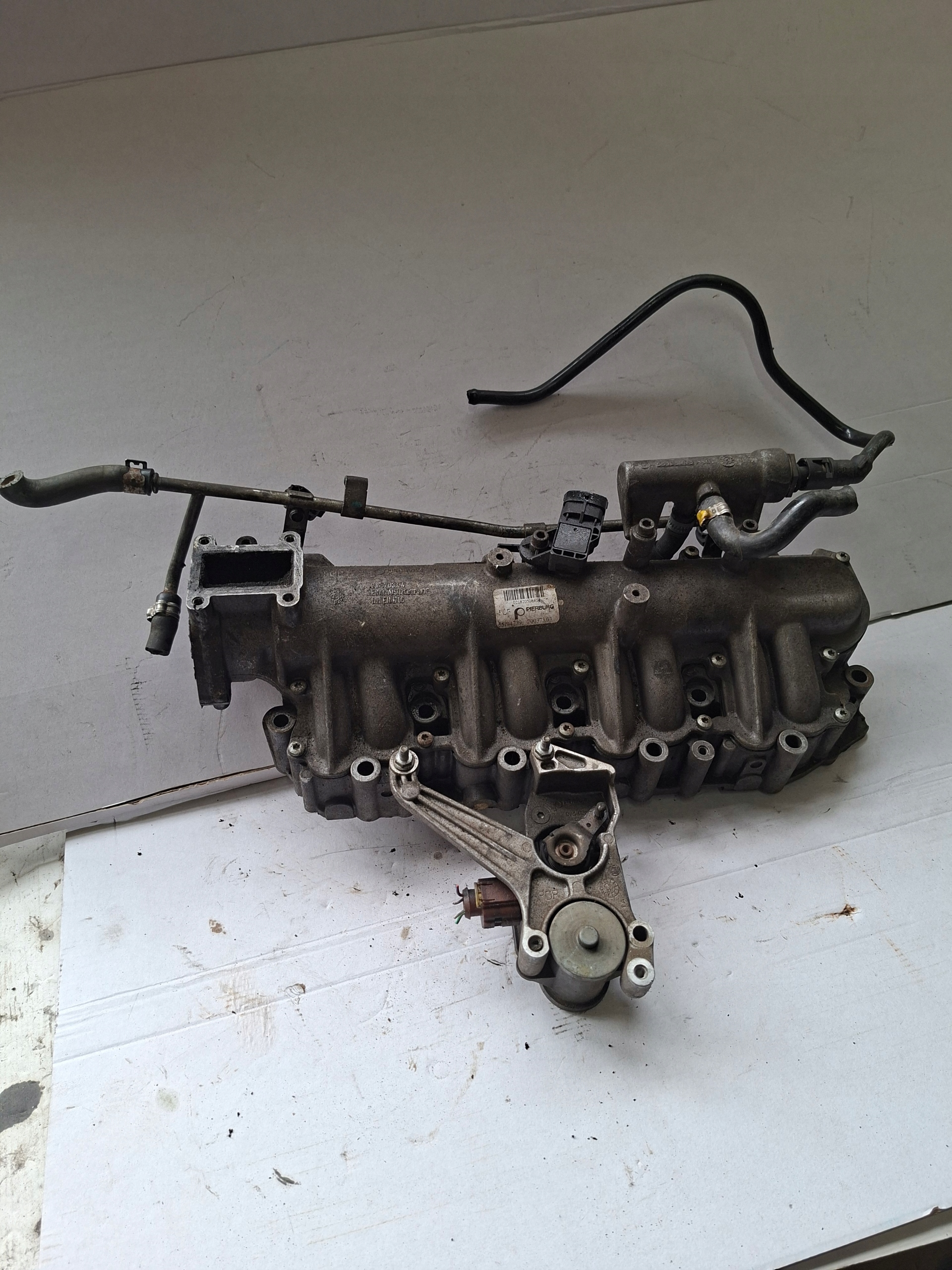 intake manifold OPEL ASTRA H 1.9CDTI 55192038