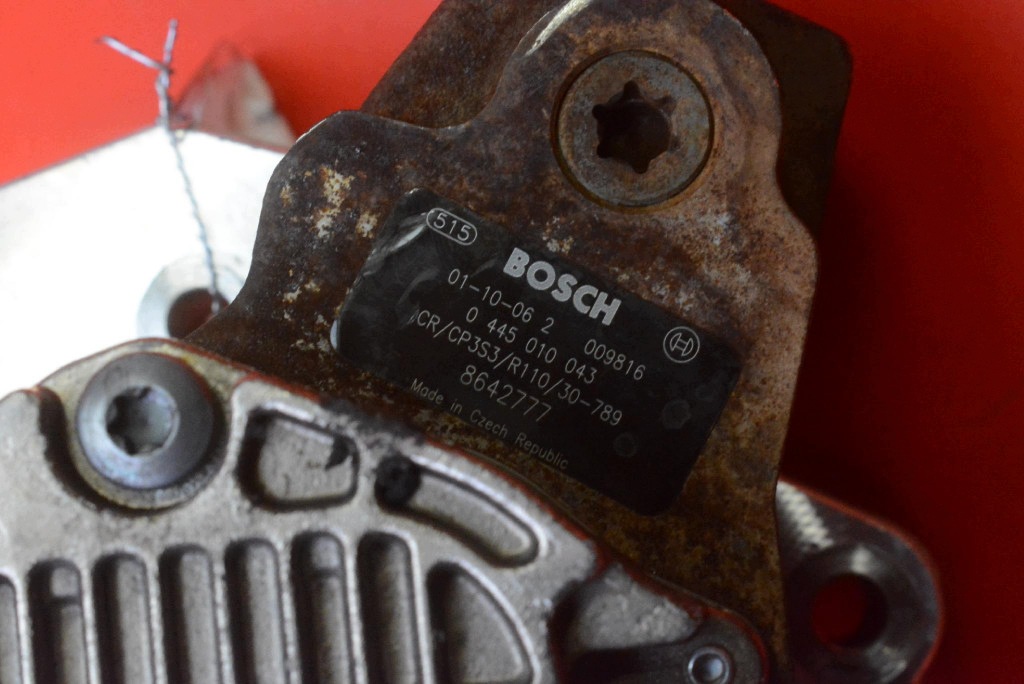 pompe d'injection 0445010043 8642777 VOLVO S60 S80 et V70 II 2.4 D5 163 KM