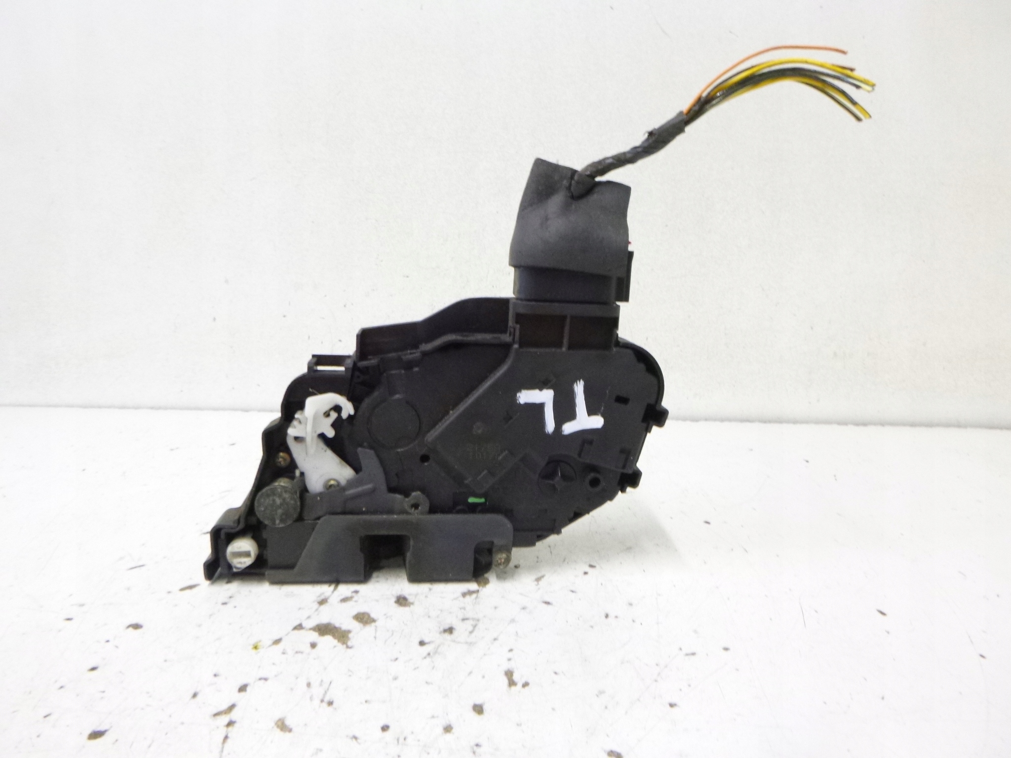 lock rear part left Volvo V50 2005r. Kombi