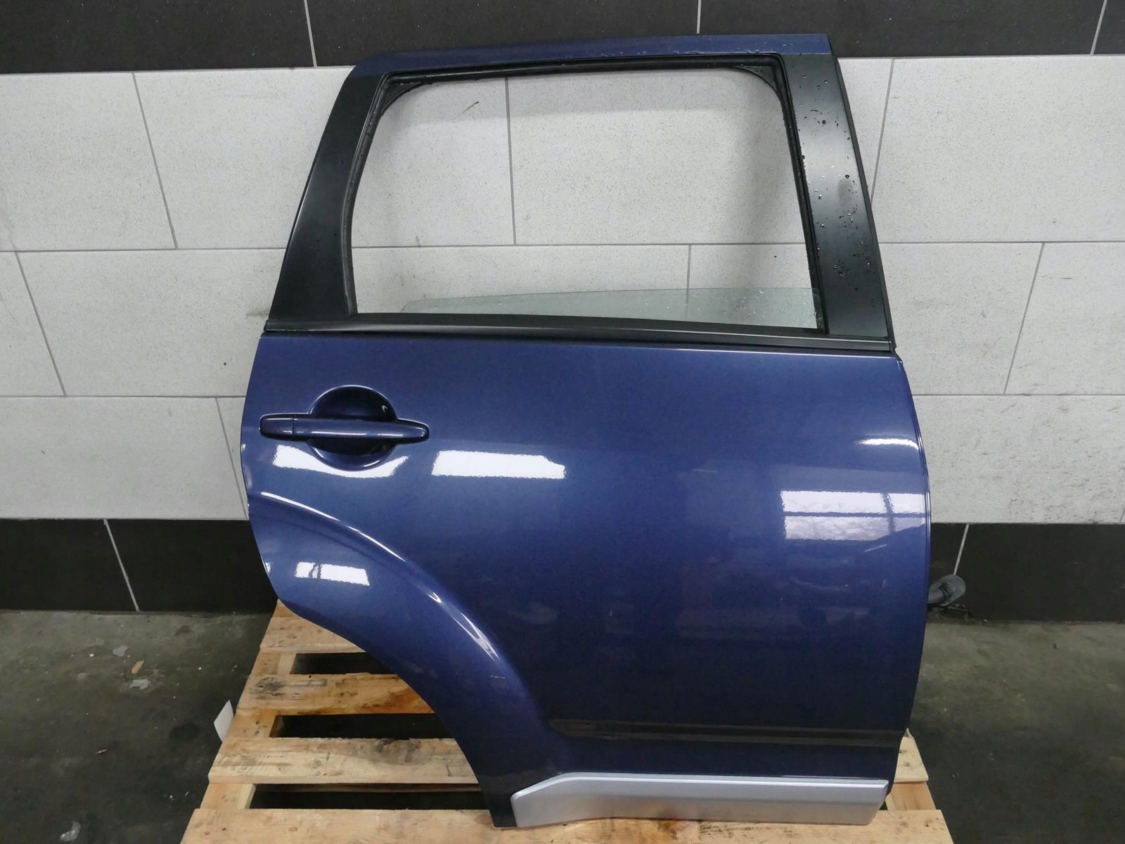 MITSUBISHI OUTLANDER II door right rear part right rear. 37E