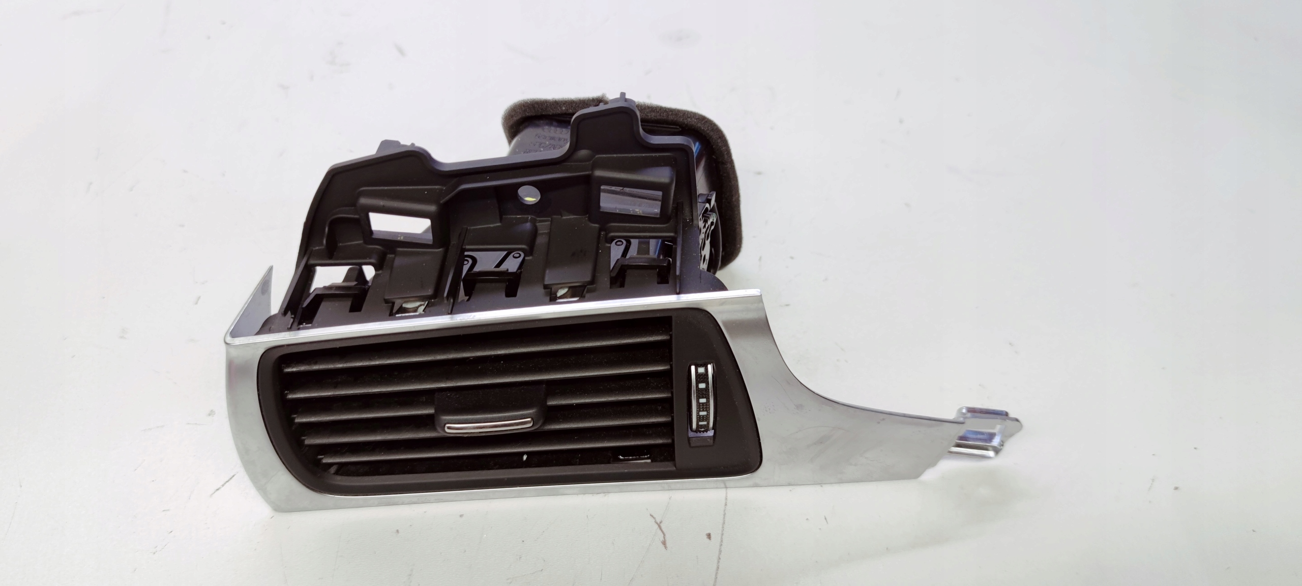 grid air conditioning devices left AUDI A6 C7 4G1820901E CHROM
