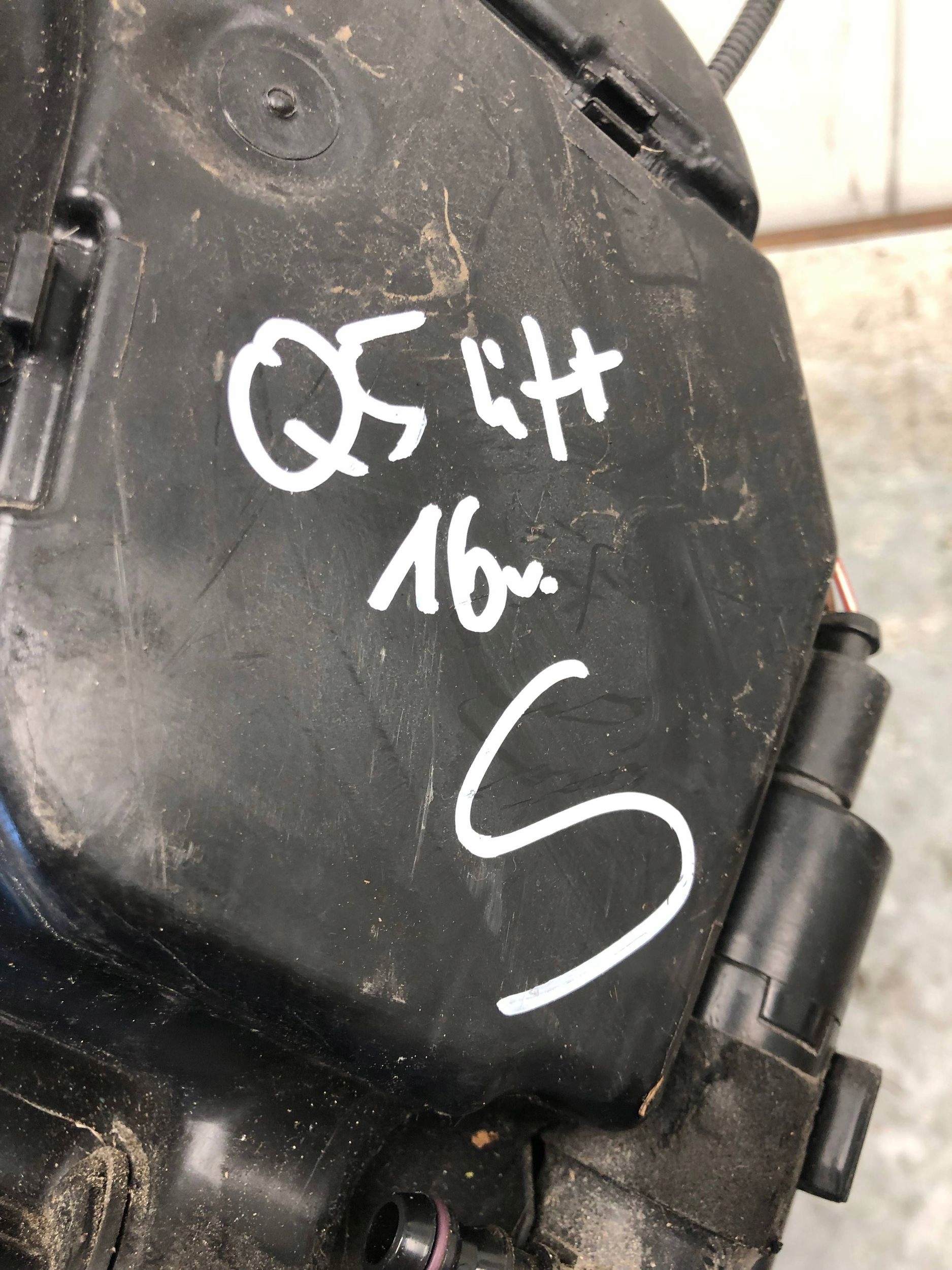 бачок омывателя Audi Q5 РЕСТАЙЛИНГ 8R0955453D