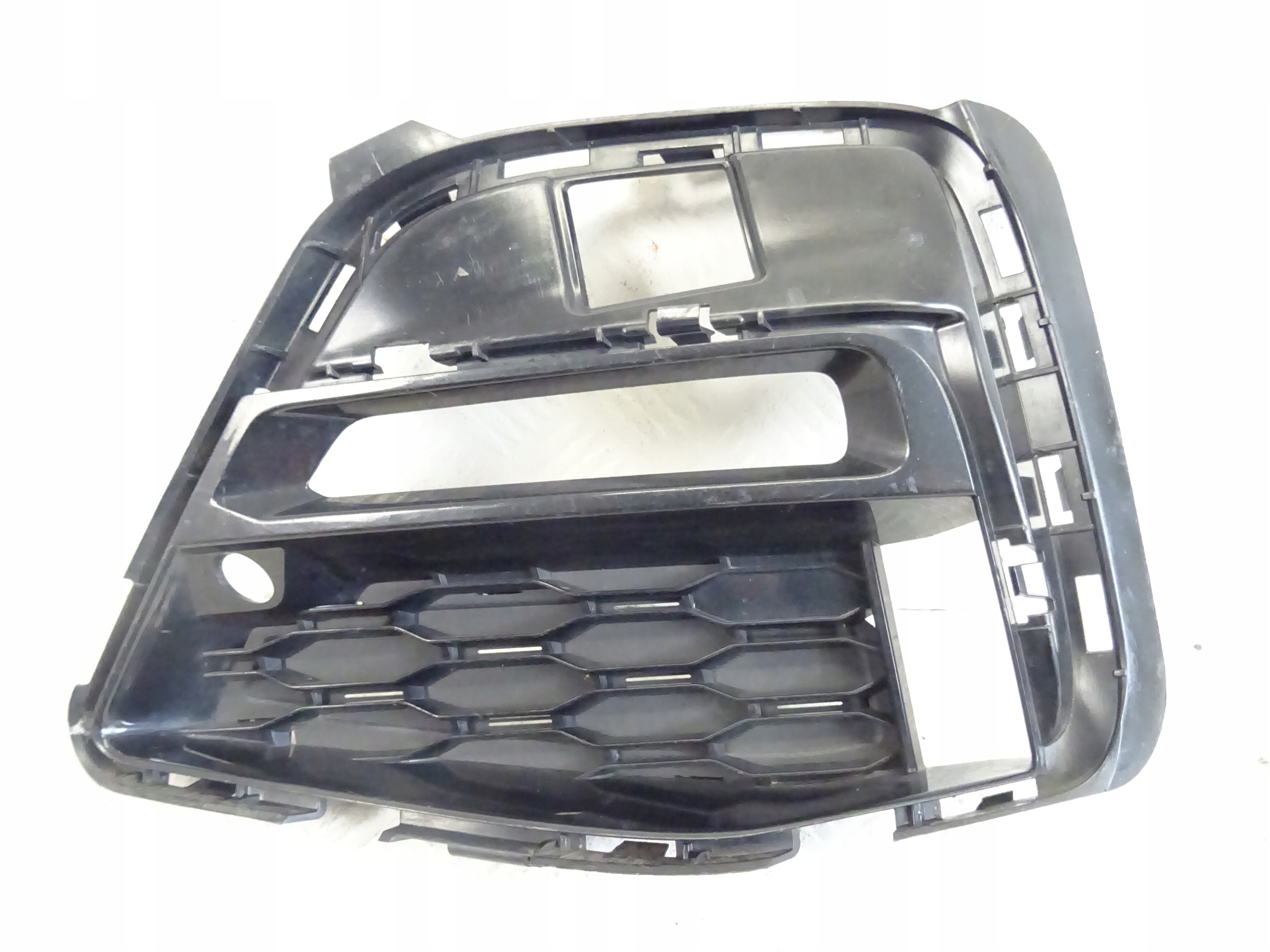 grid of a bumper front front left BMW 3 G20 G21 m-packet 51118069371