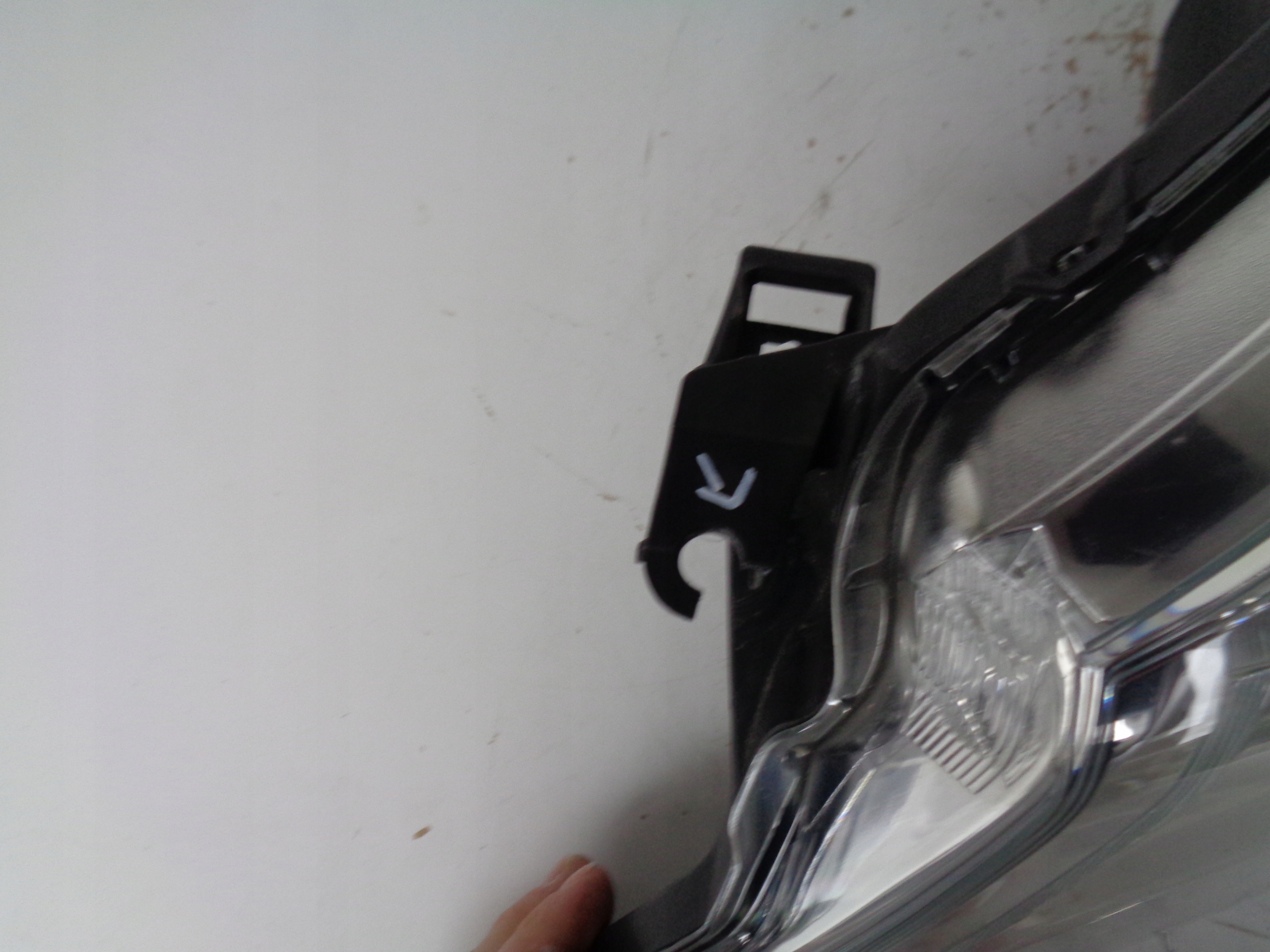 light left REFLEKTOR TOYOTA YARIS III 11-14