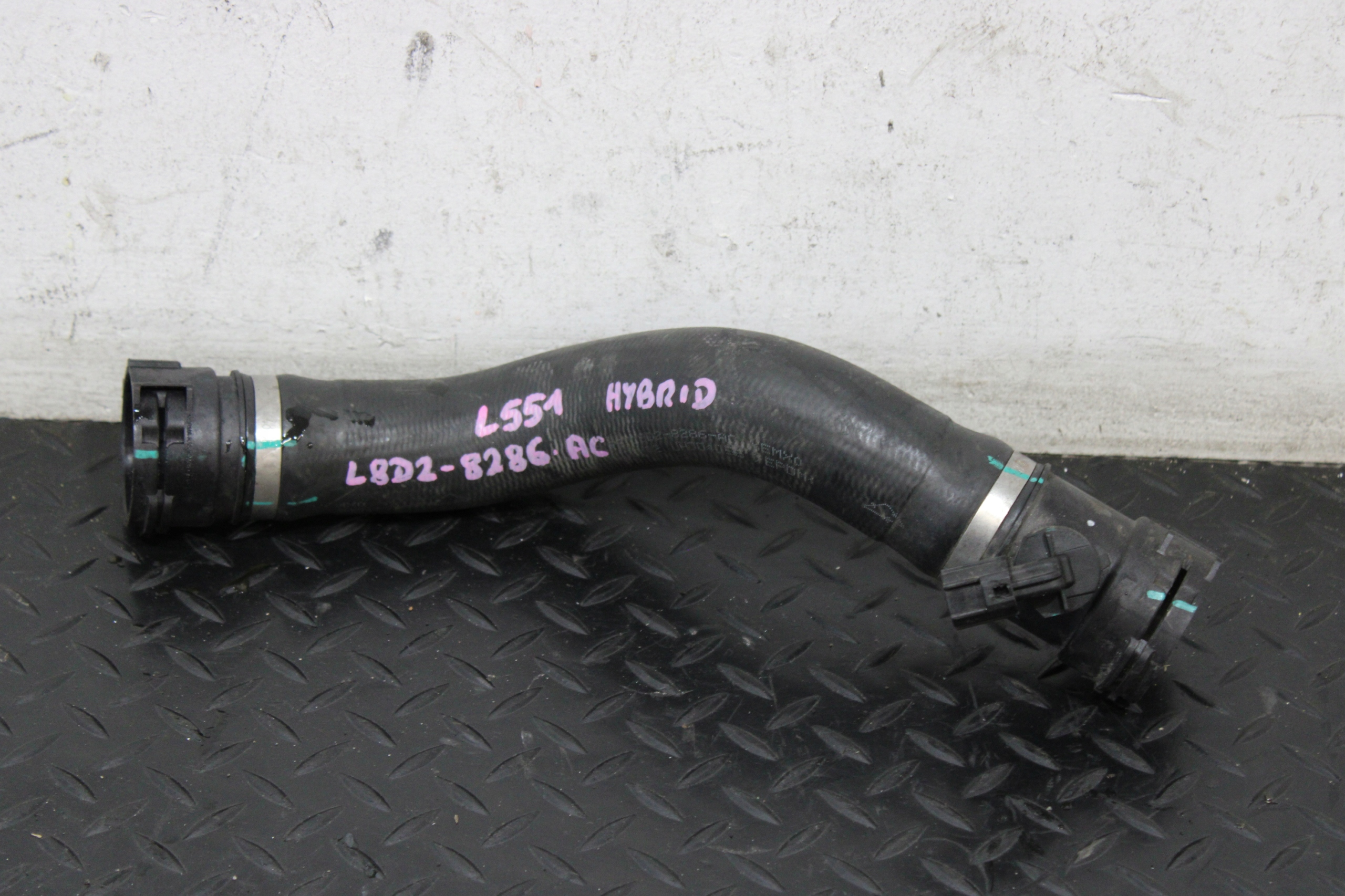 crijevo prijenos cijev vode LAND ROVER EVOQUE II 2 L551 L8D2-8286-AC