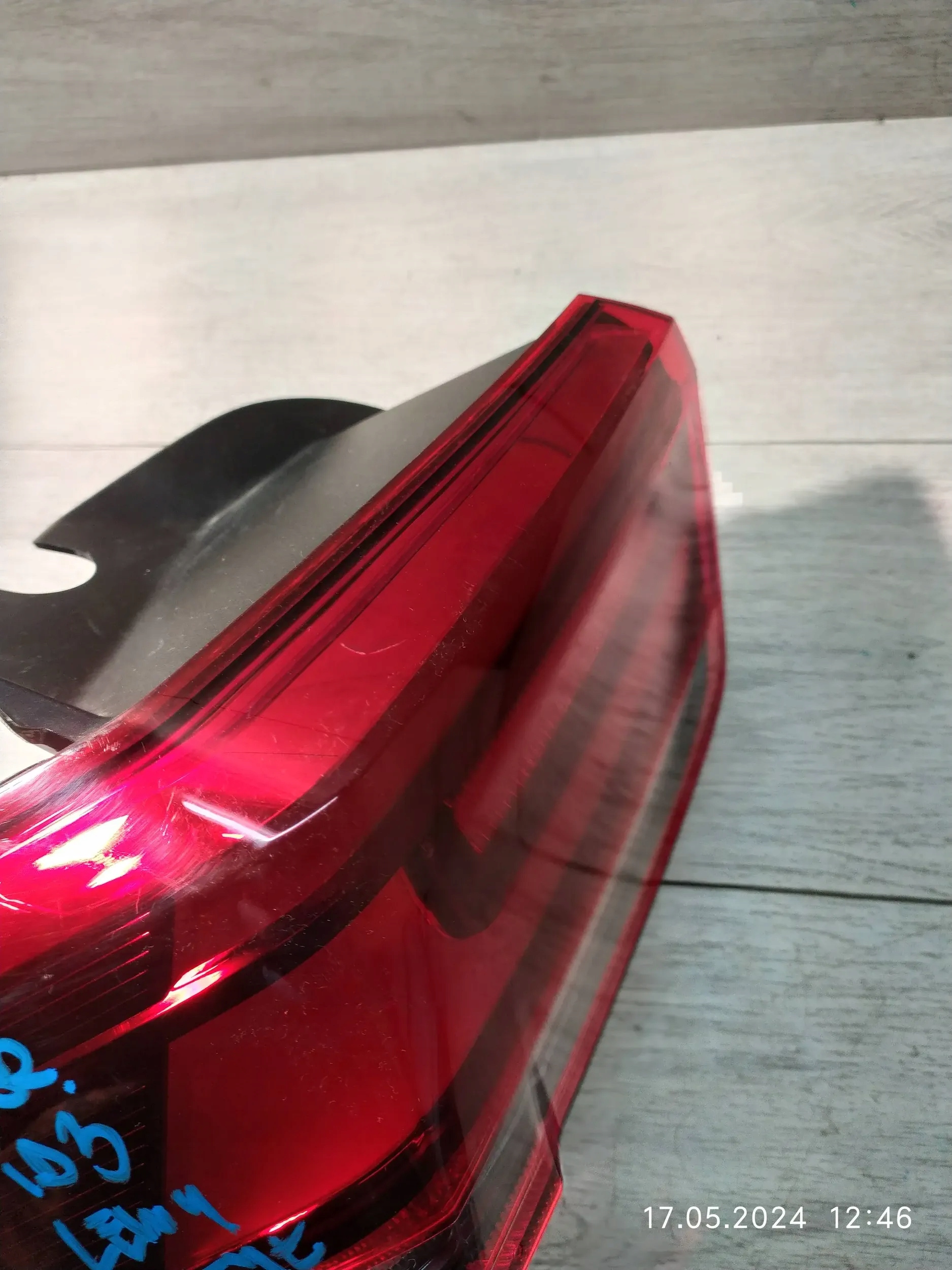 8362. vw ID3 фонарь левый 10A945095B